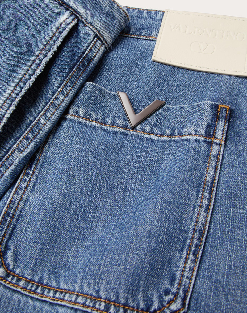 DENIM BERMUDA는 금속 V DETAIL를 가진 가위를 답니다 3