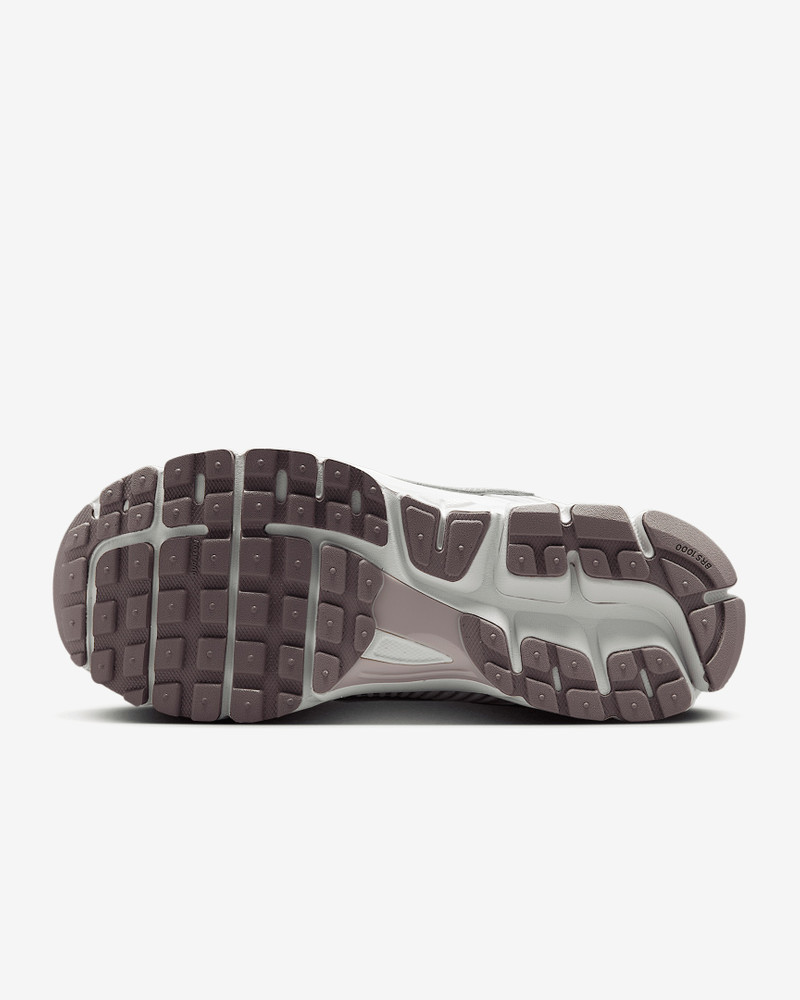 Nike Nike Zoom Vomero 5 Women's Shoes outlook