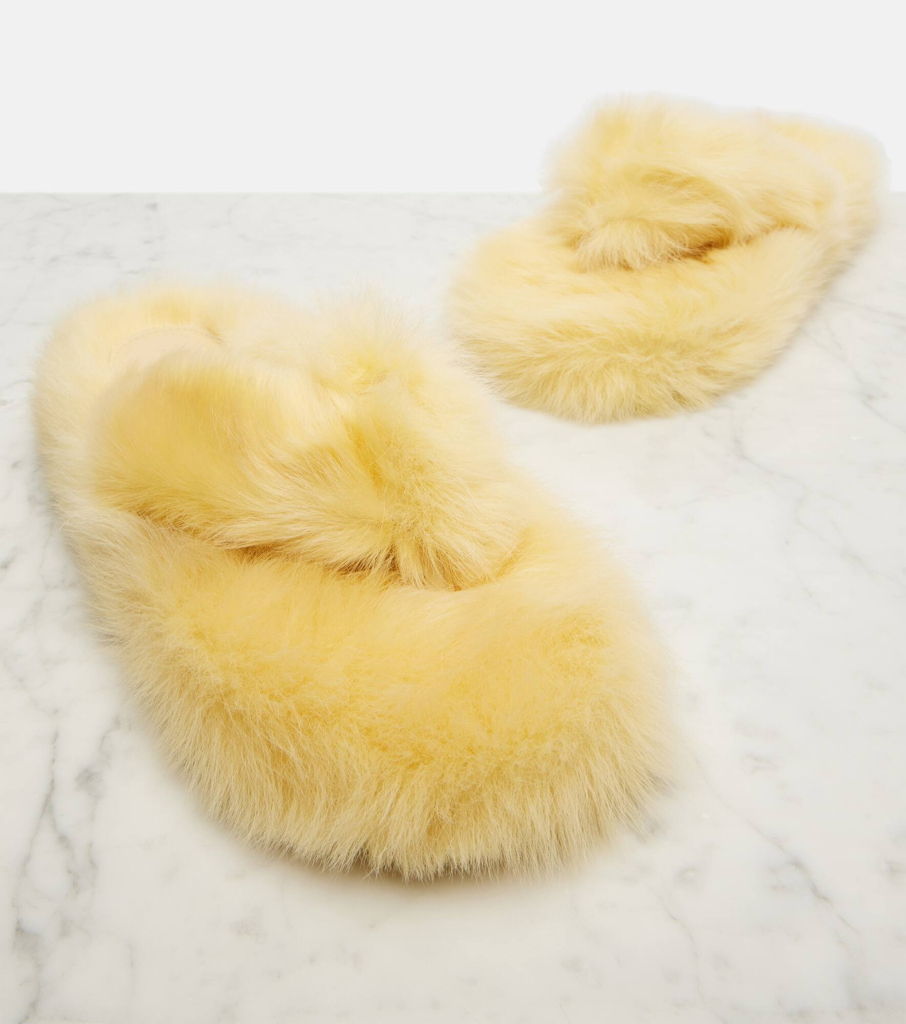 Shearling thong sandals - 5