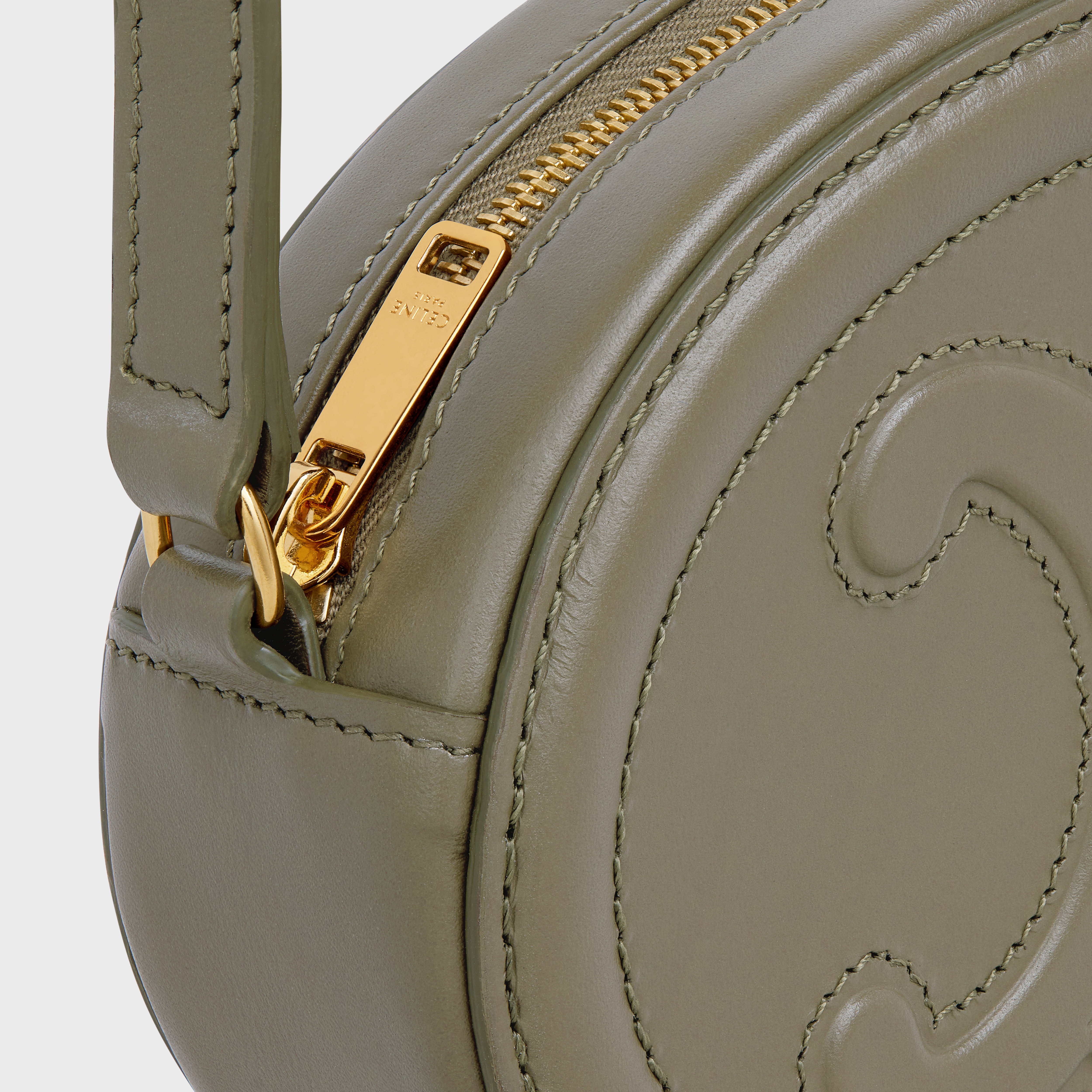 CROSSBODY OVAL PURSE cuir triomphe in Smooth calfskin - 4