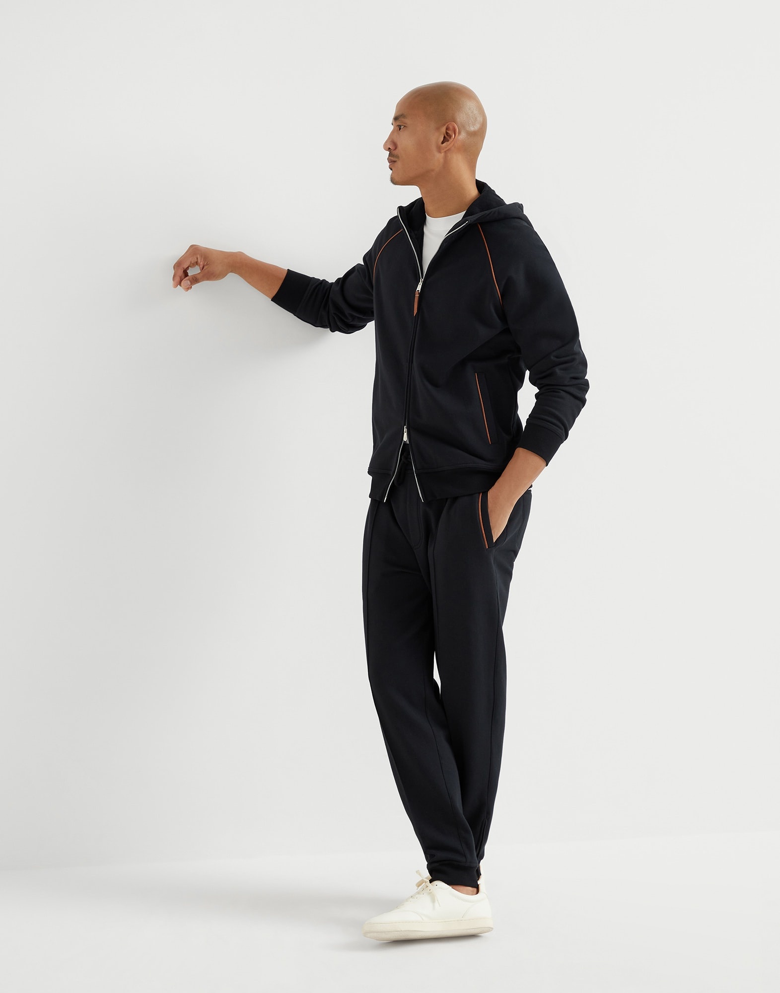 Techno cotton French terry trousers with elasticated zipper cuffs, Crête detail and piping - 4