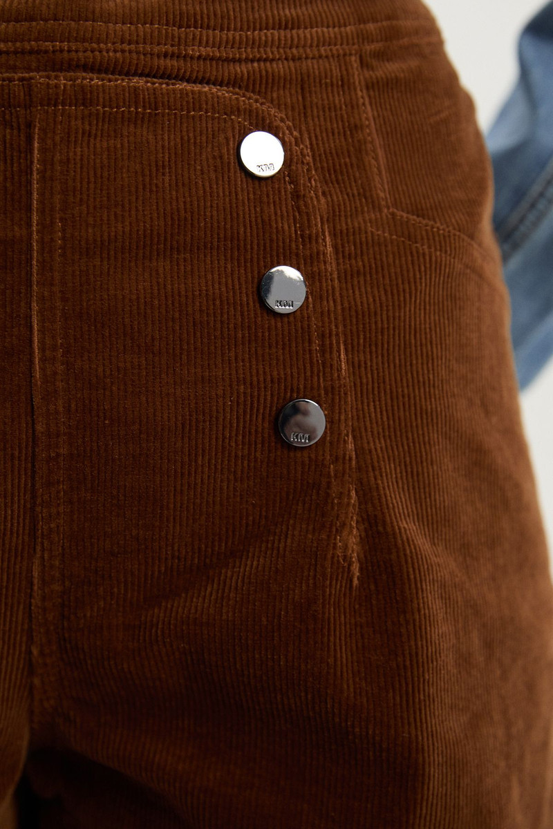 Stretch Cord Button Detail Short 5
