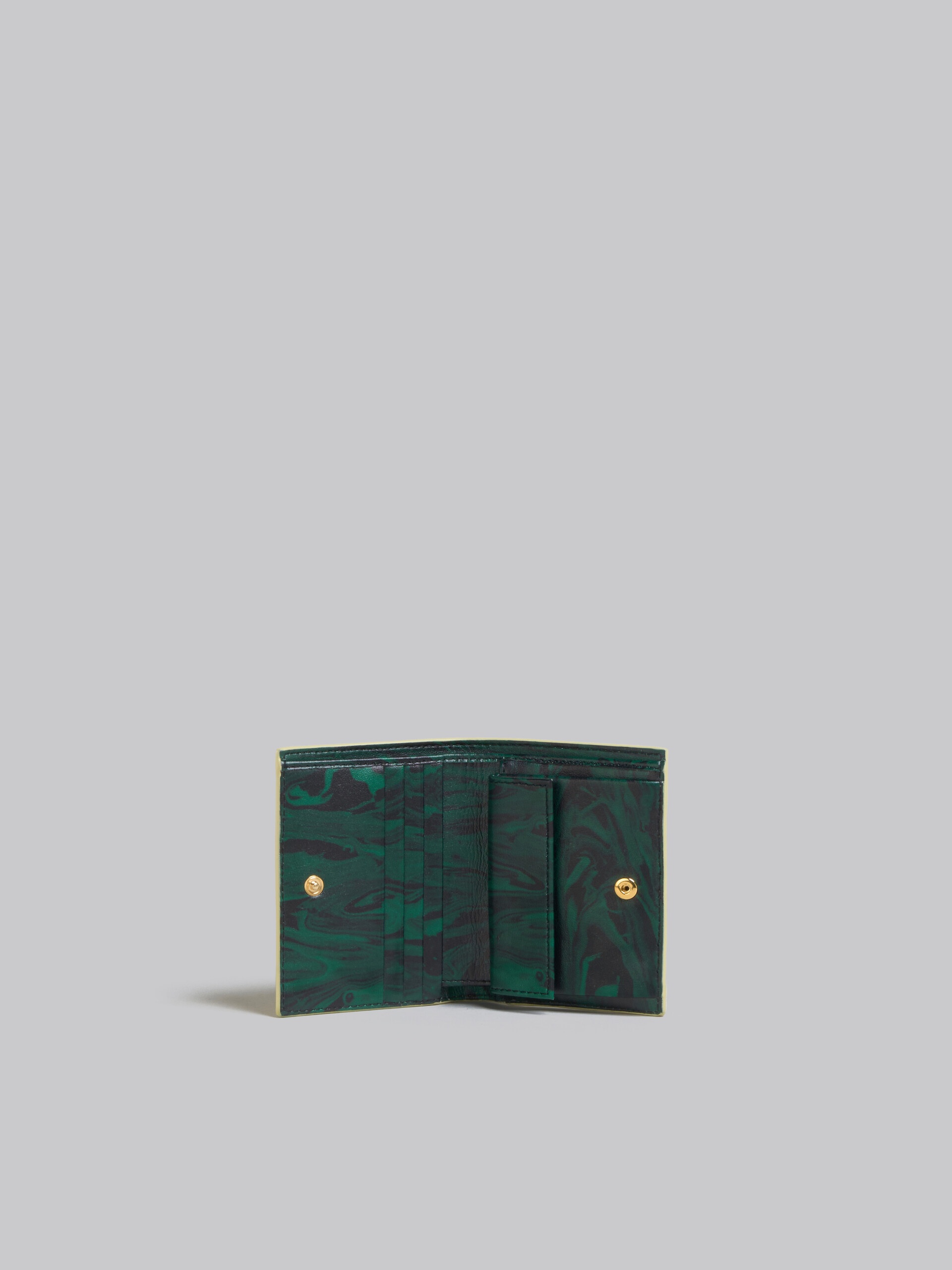 LIGHT YELLOW BIFOLD VENICE WALLET WITH MARBLED INTERIOR - 2