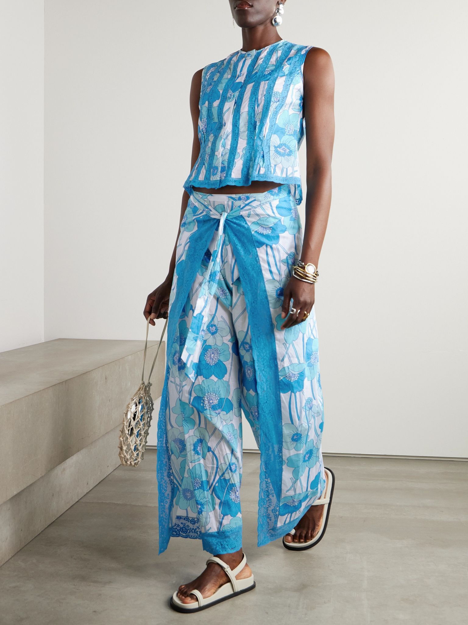 Lace-trimmed floral-print cotton-voile top Blue - 2