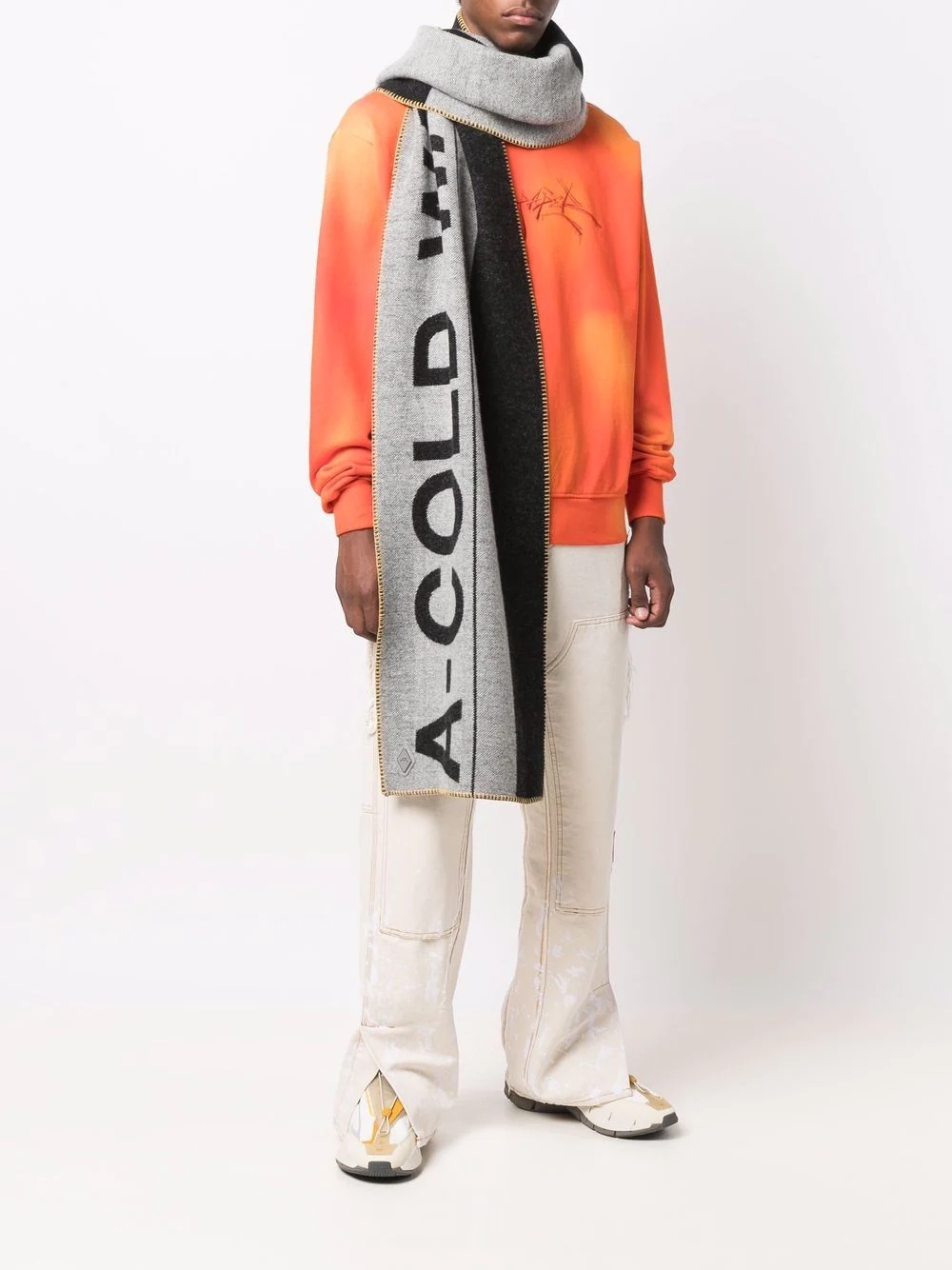 contrasting logo-print scarf 2