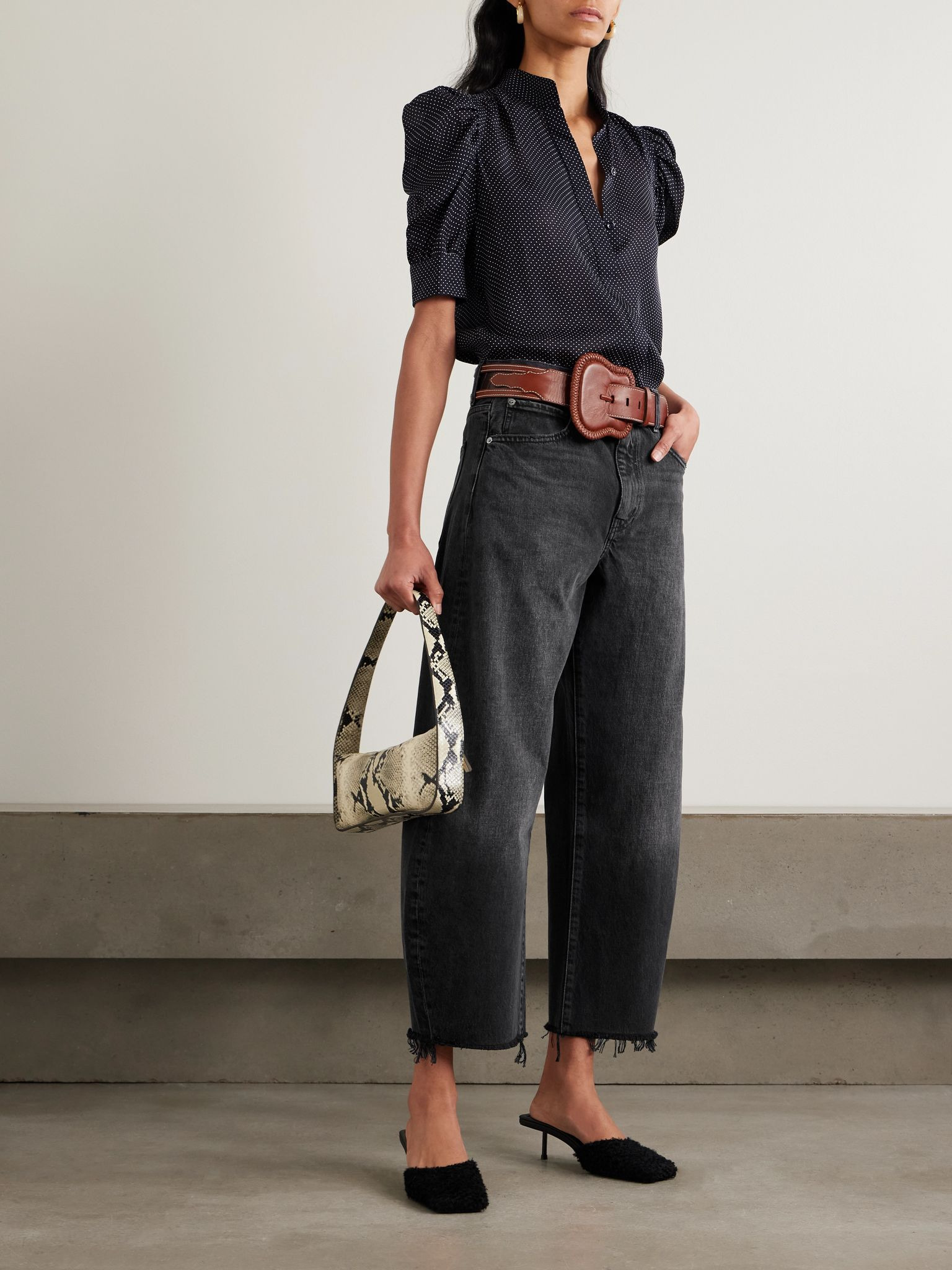The Bubble cropped frayed high-rise barrel-leg jeans Black - 2