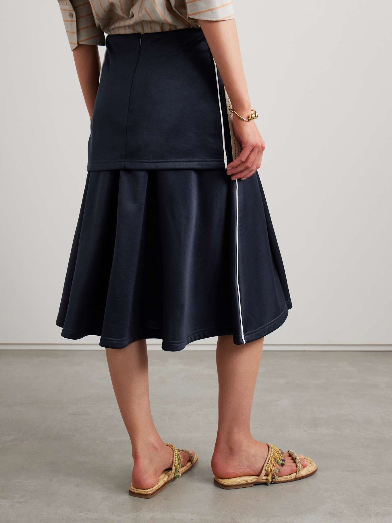 Mantra layered crochet-trimmed stretch-jersey midi skirt - 3