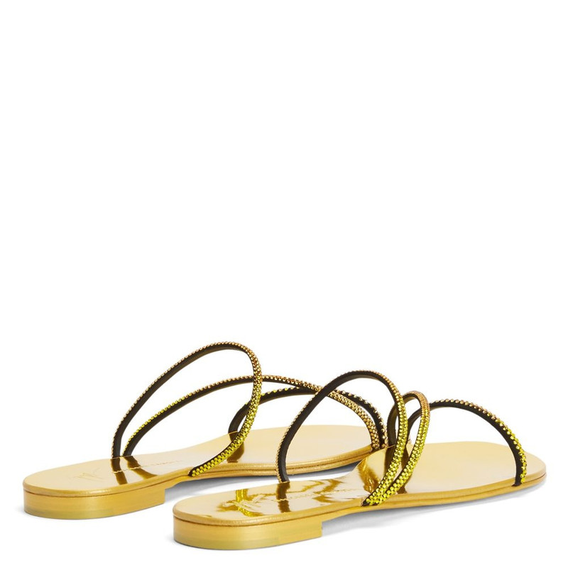 Julianne Flat 4