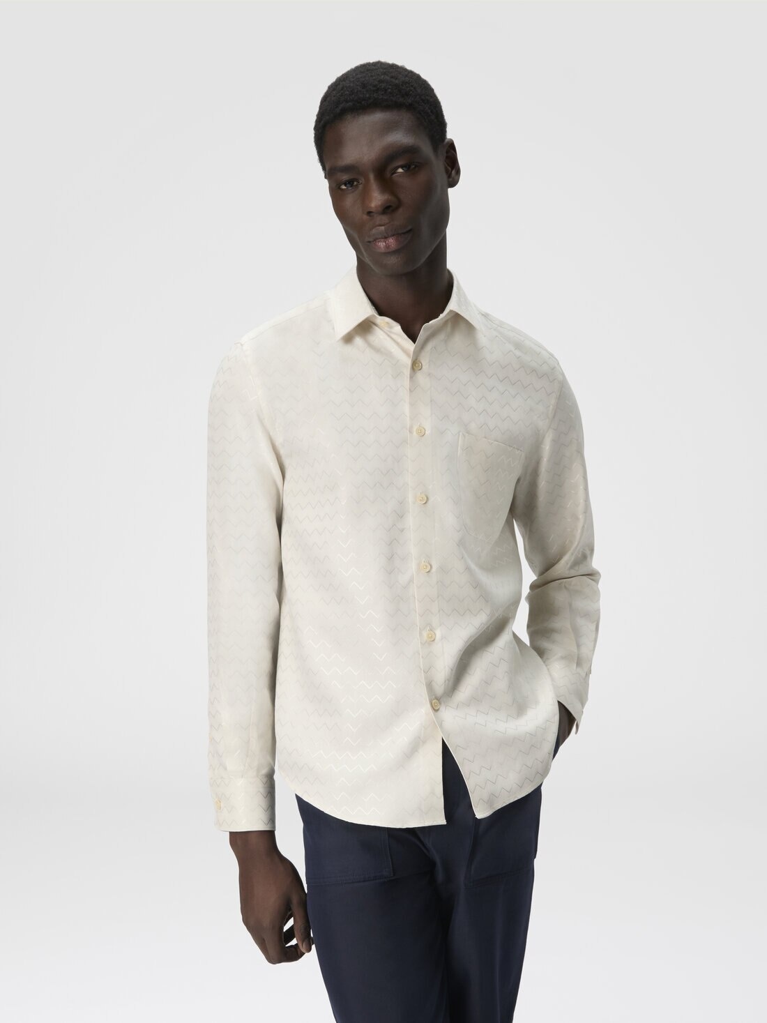 Cotton, viscose and linen shirt with shiny zigzag pattern - 4
