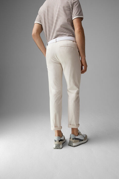 Riley Chinos in Off-white - 3