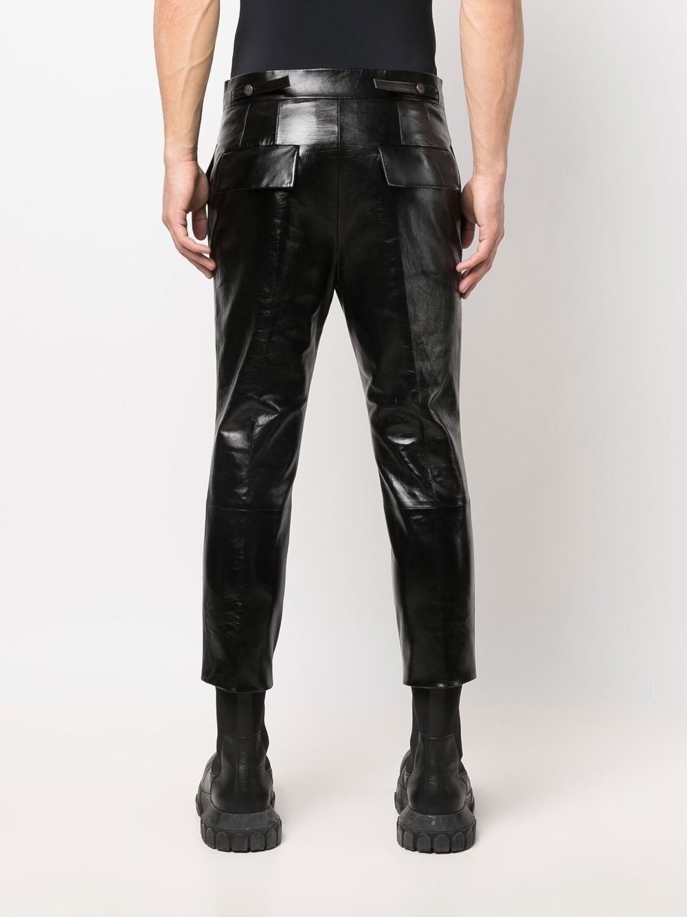 cropped polished-finish trousers - 4