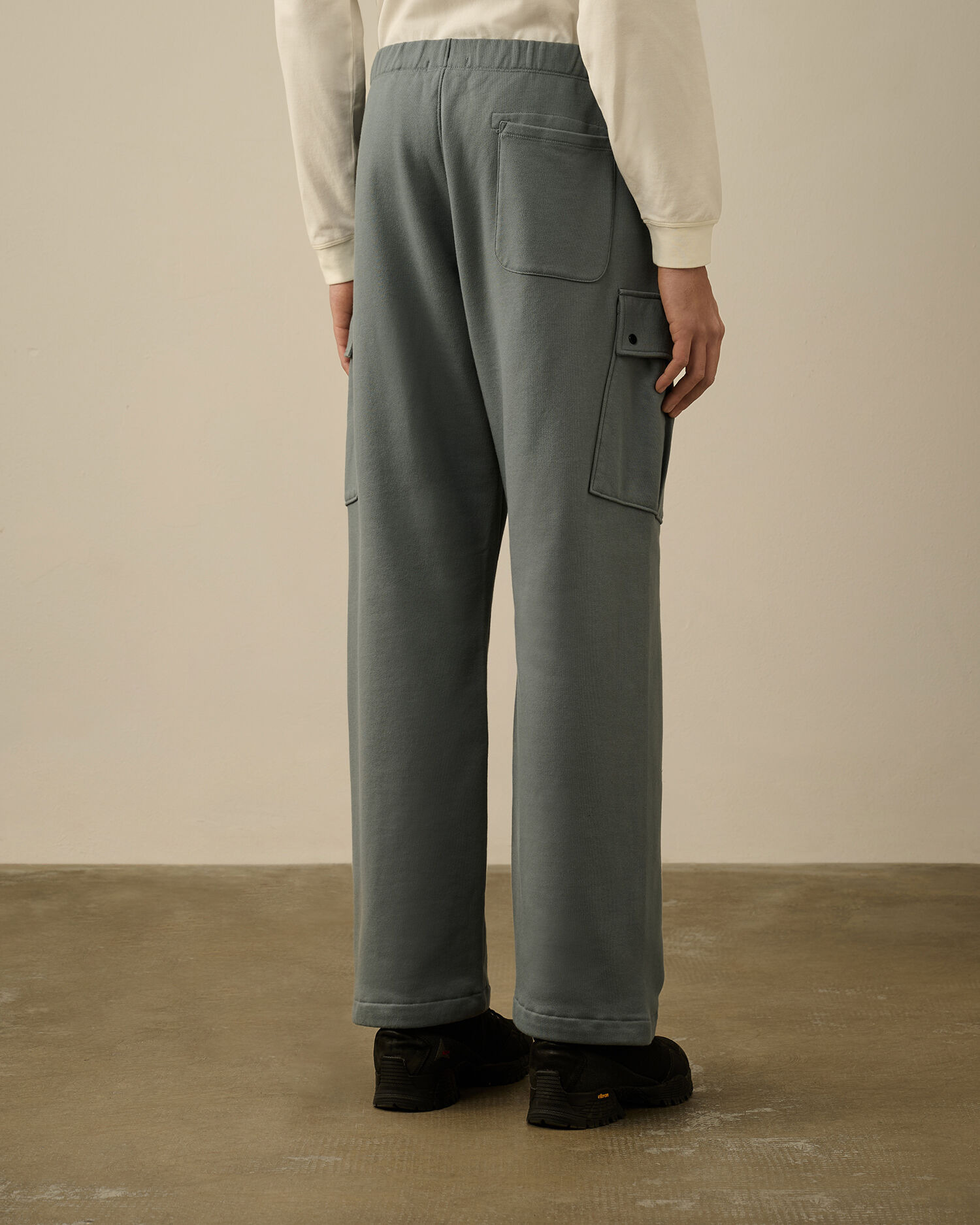 Diagonal Raised Fleece Cargo Sweatpants - 4