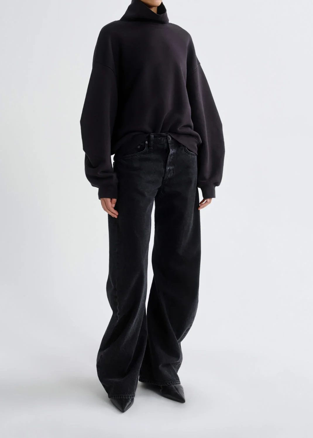 JENNING SWEATSHIRT IN WASHED BLACK - 1