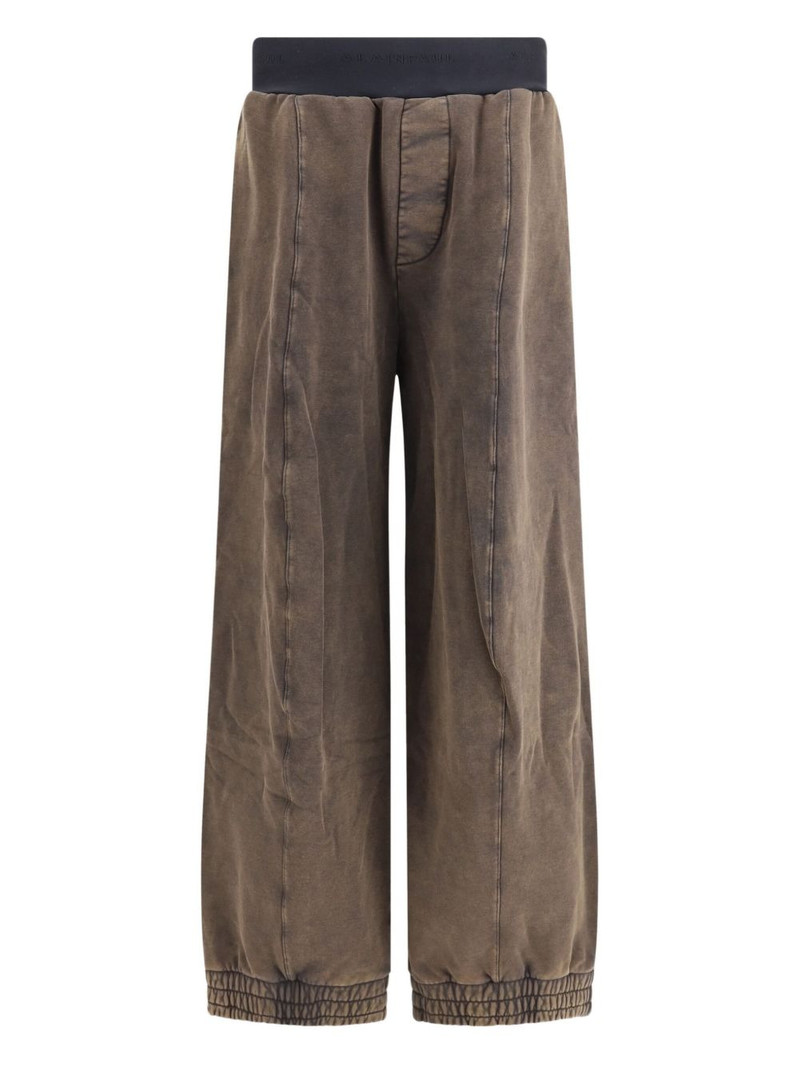 Knee Shape Sweatpants 1