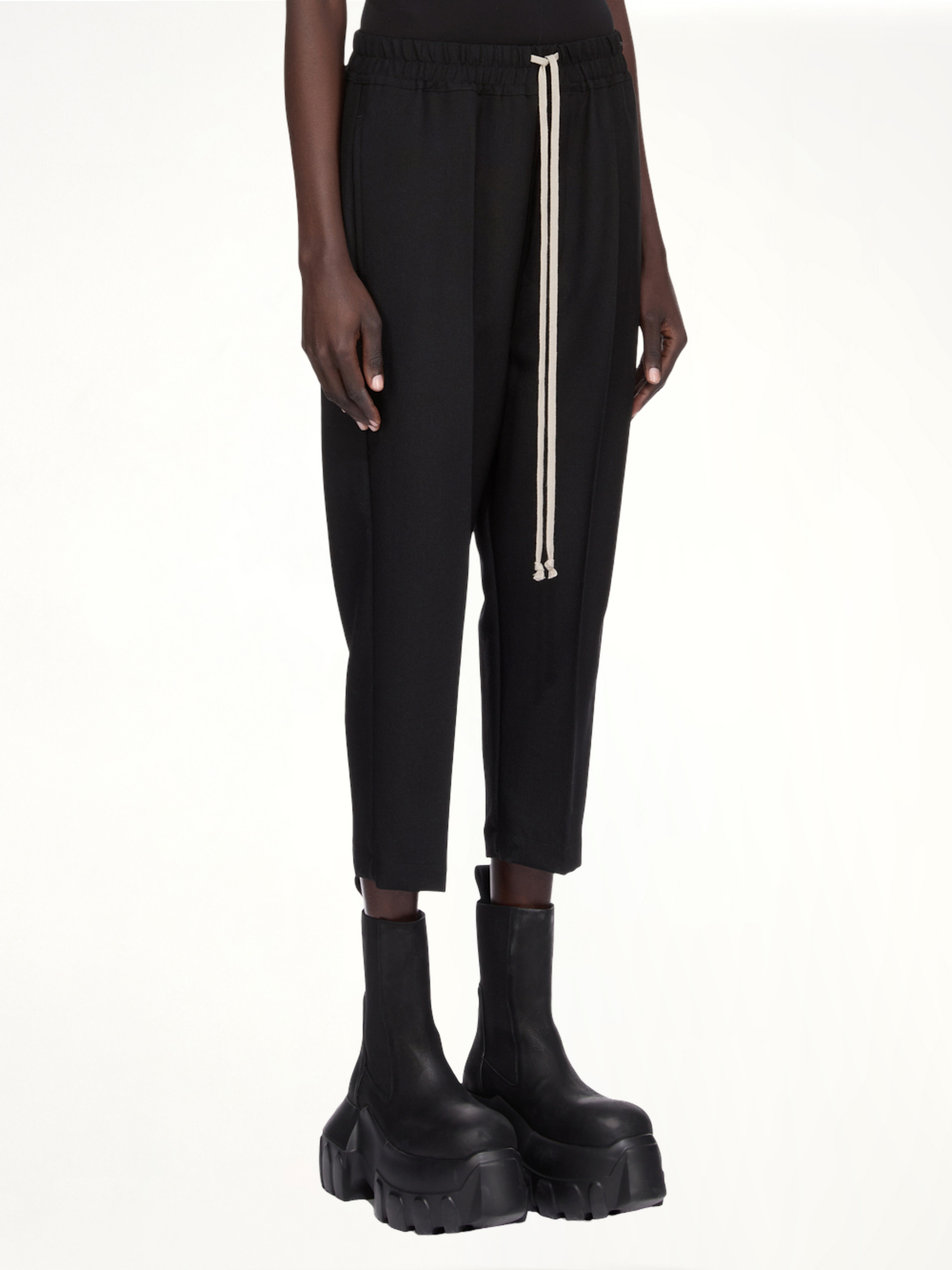 Drawstring Astaires Cropped in Black - 5