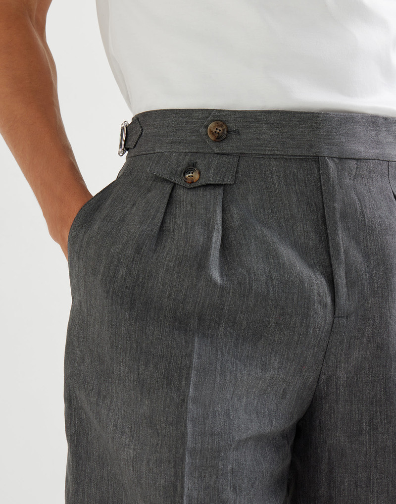 Lightweight délavé linen Bermuda shorts with double pleats and waist tabs 4