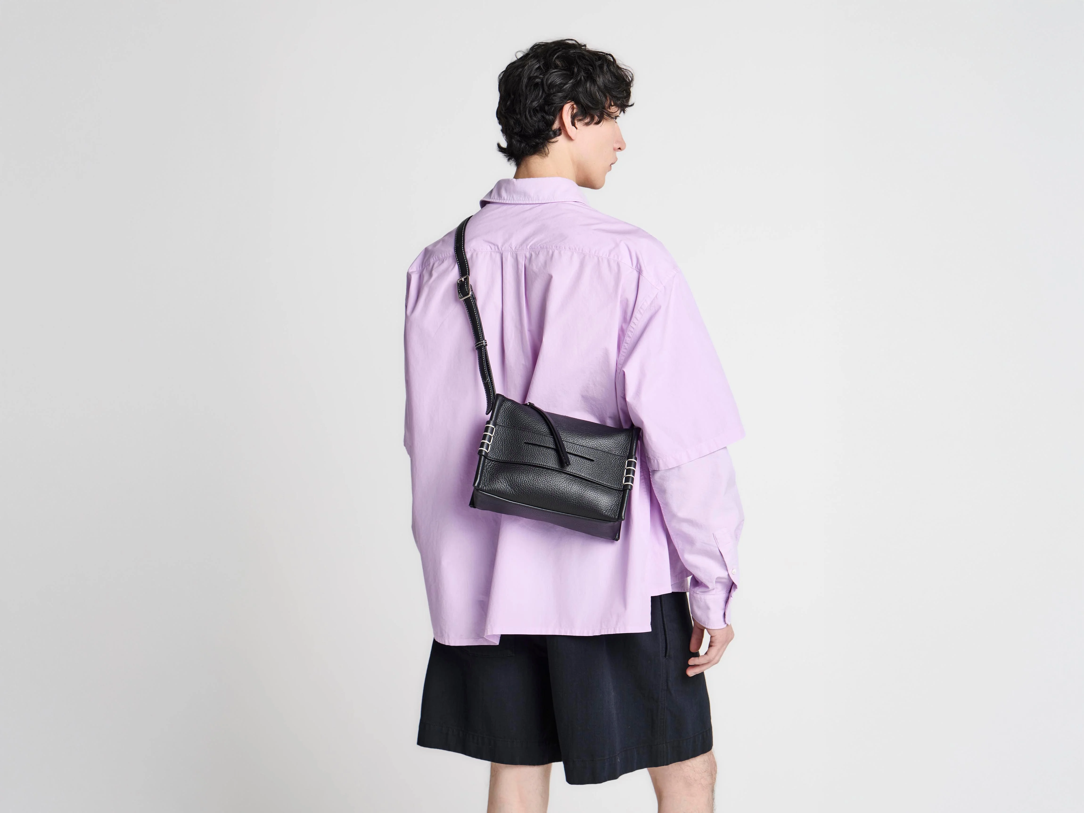 SMALL MESSENGER LOAFER BAG IN BLACK LEATHER - 1