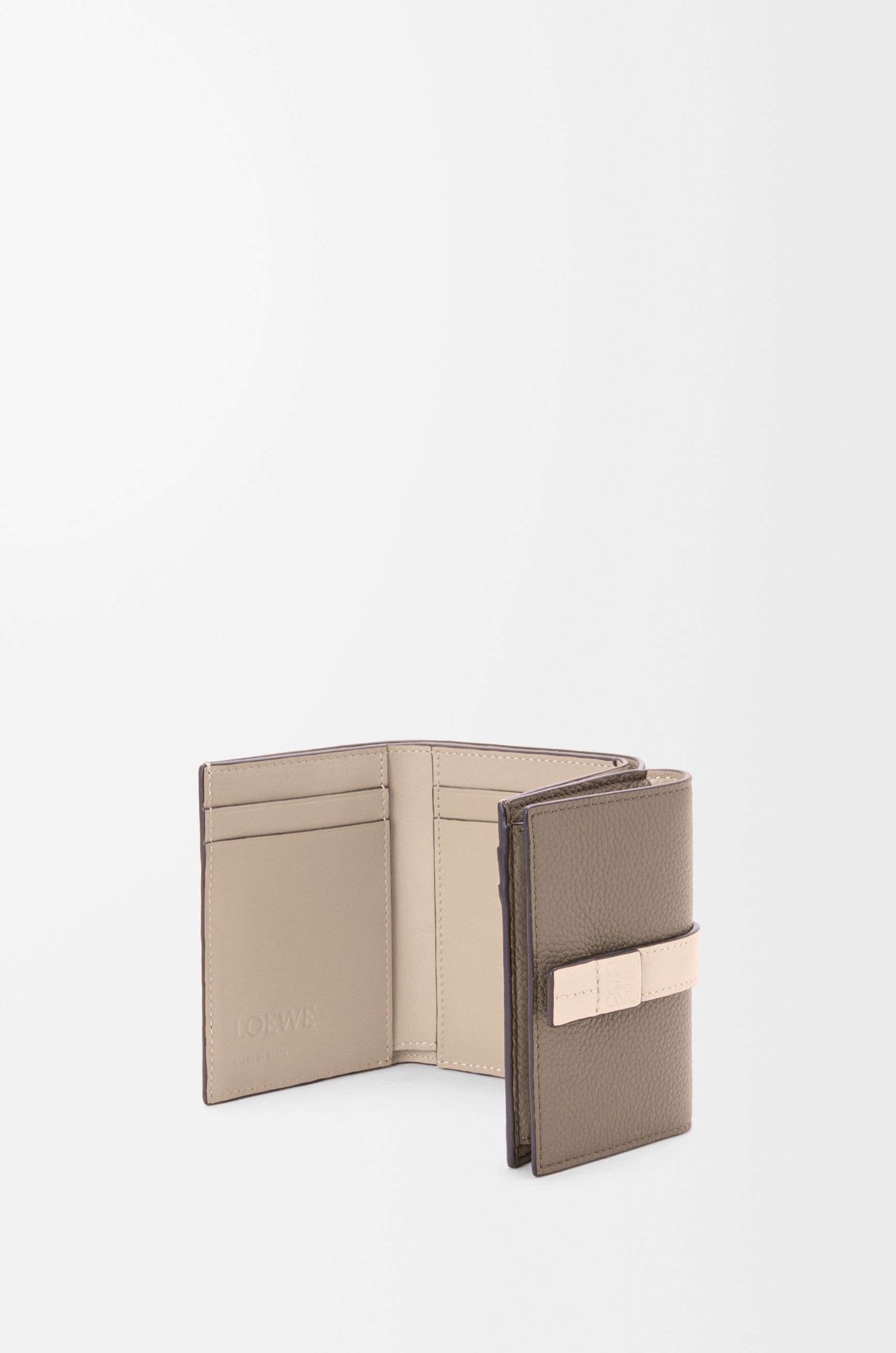 Trifold wallet in soft grained calfskin - 4