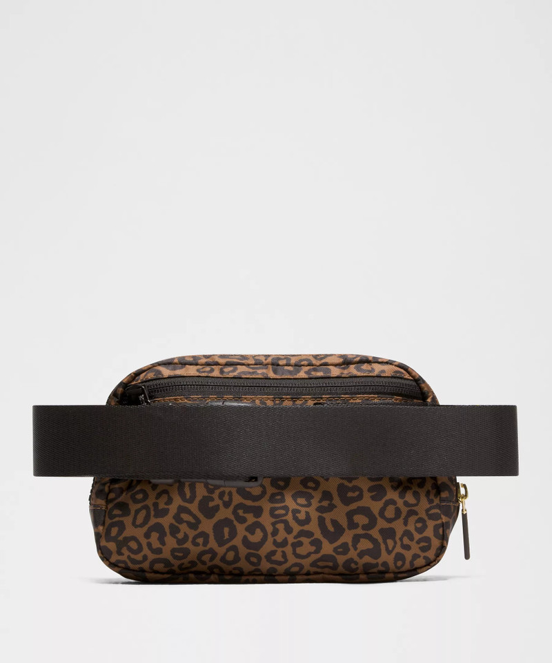 lululemon Everywhere Belt Bag with Long Strap 1L outlook
