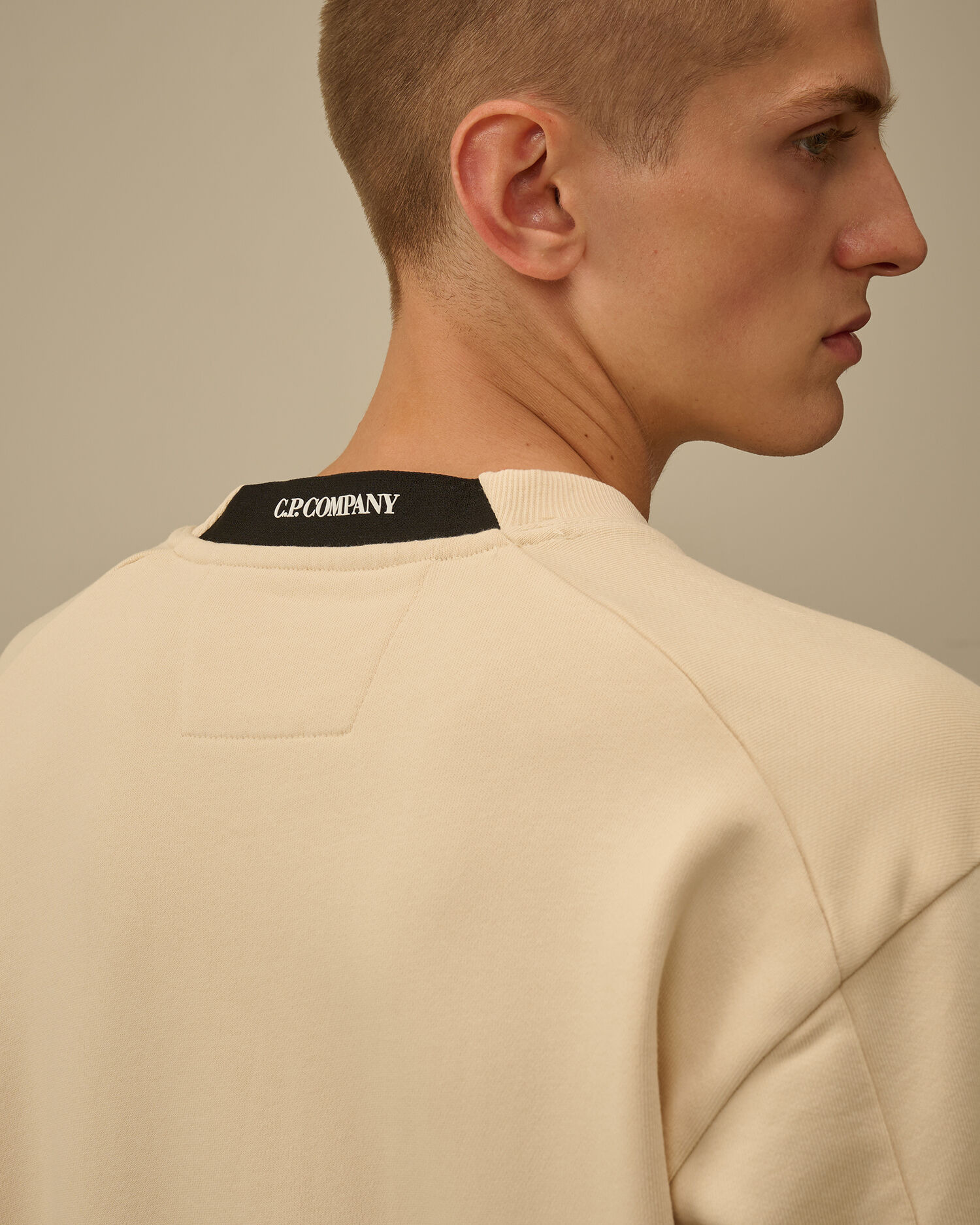 Diagonal Raised Fleece Crewneck Lens Sweatshirt - 6