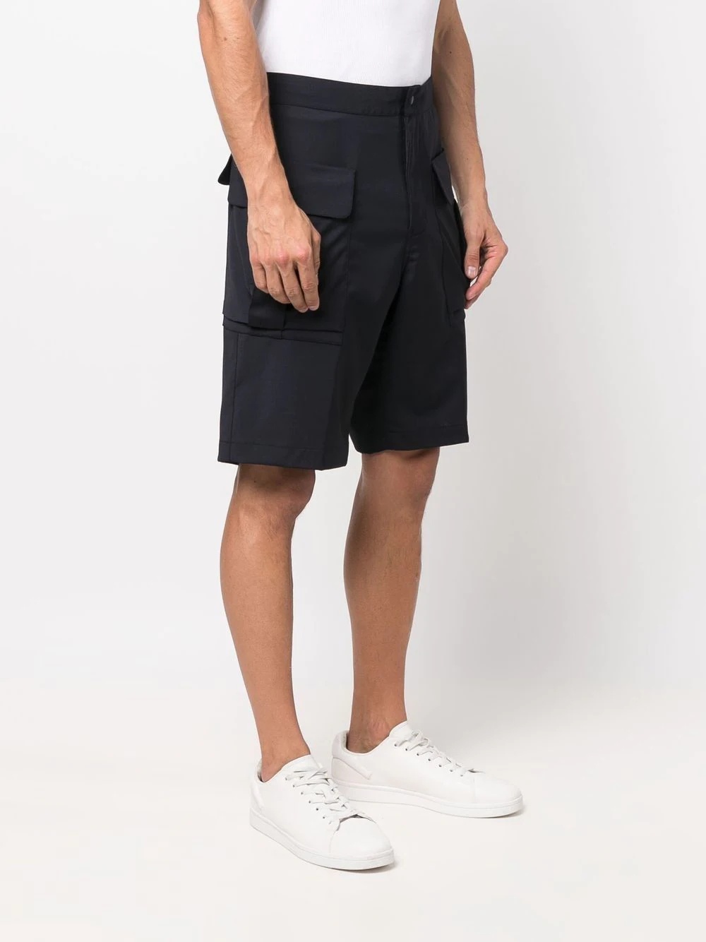 layered pocket-detail cargo shorts - 3