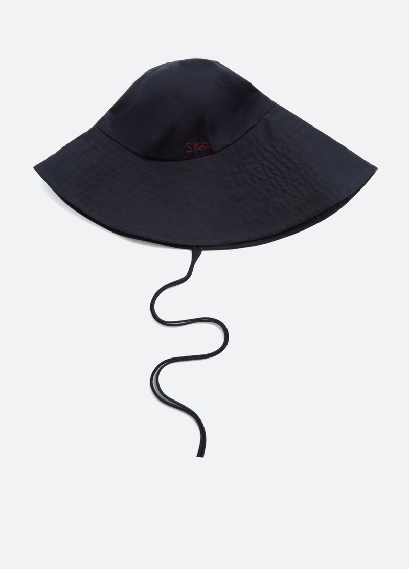 Lois Hat 1