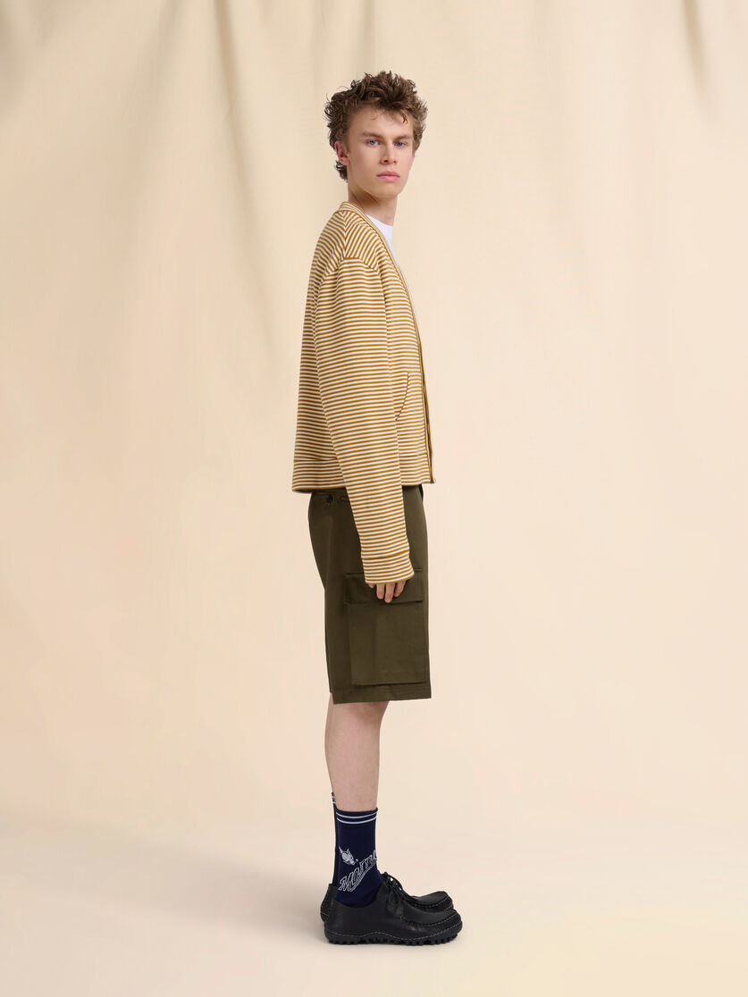 DEEP GREEN ORGANIC GABARDINE CARGO SHORTS - 5