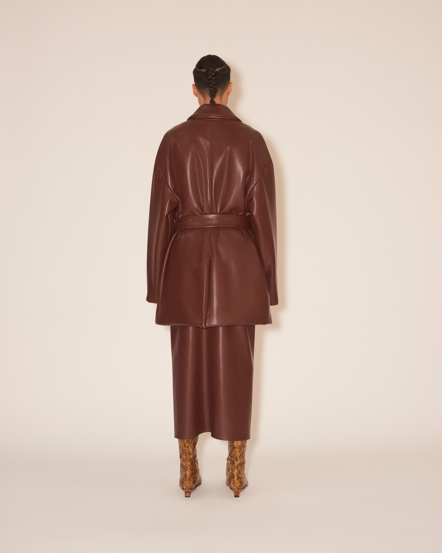 LIBAN - Belted OKOBOR™ alt-leather padded jacket - Plum chutney - 5