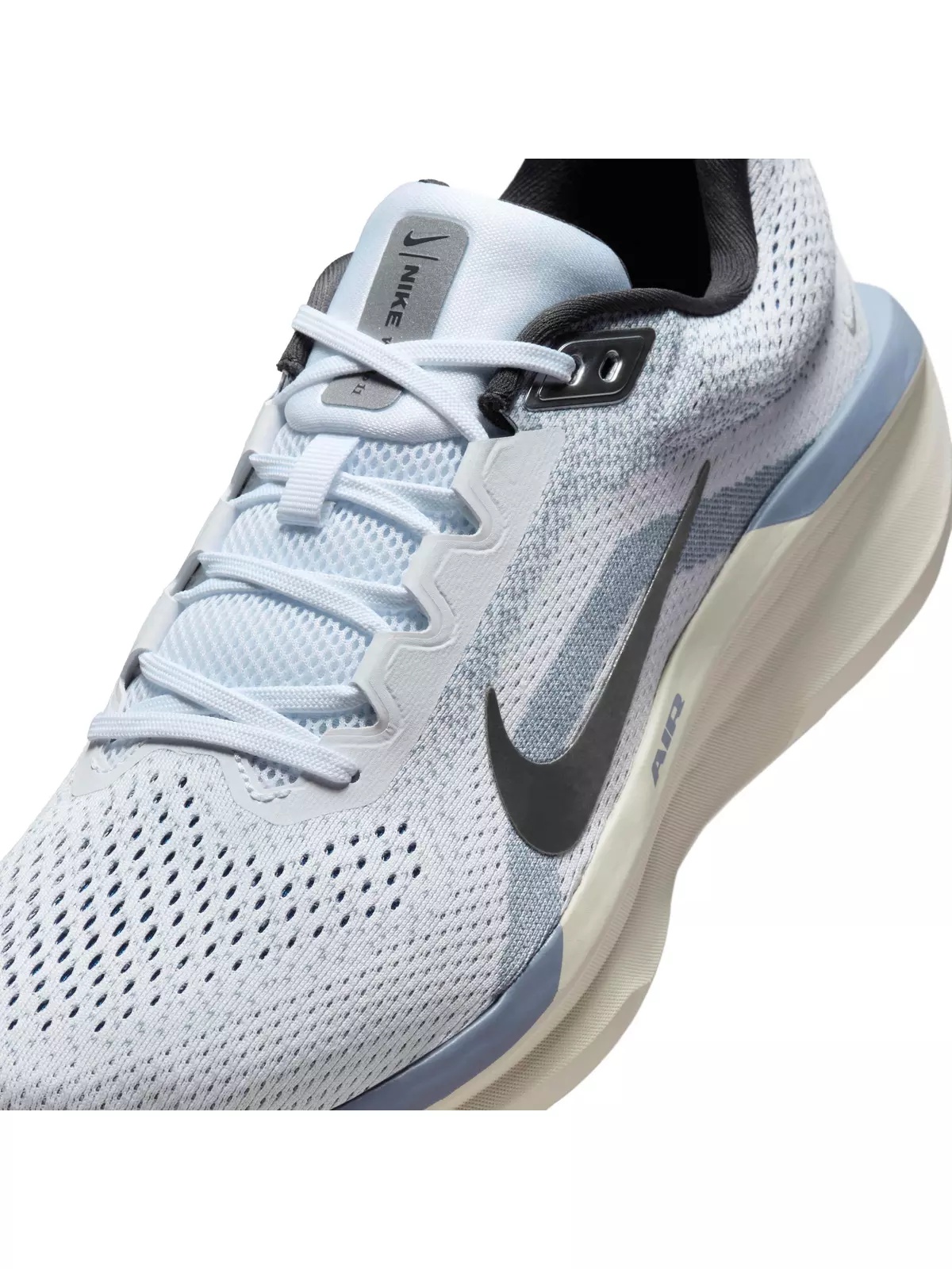 Winflo 11 "White/Ashen Slate/Anthracite/Metallic Silver" Men's Running Shoe - 7