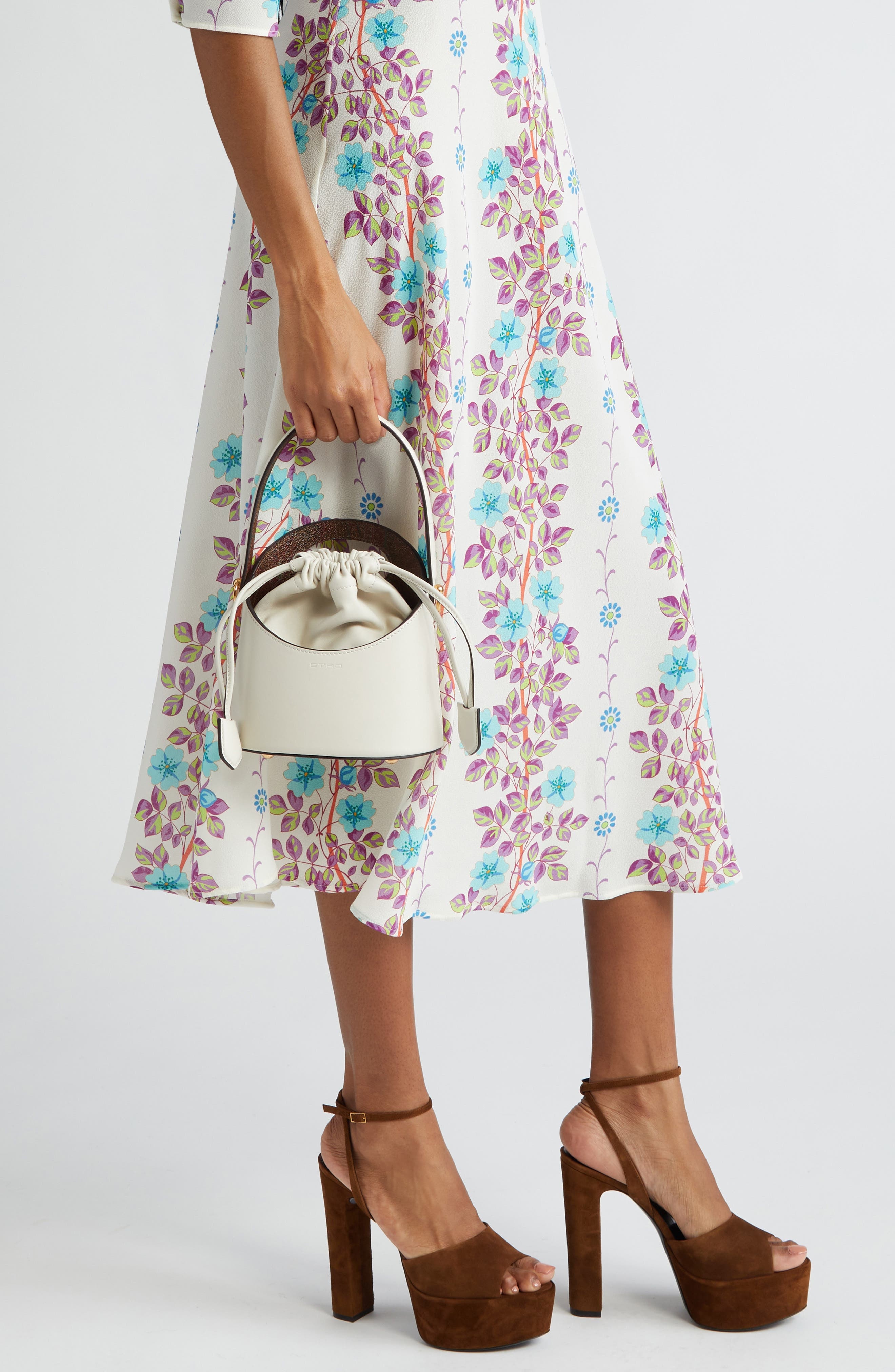 Small Saturno Leather Bucket Bag - 3