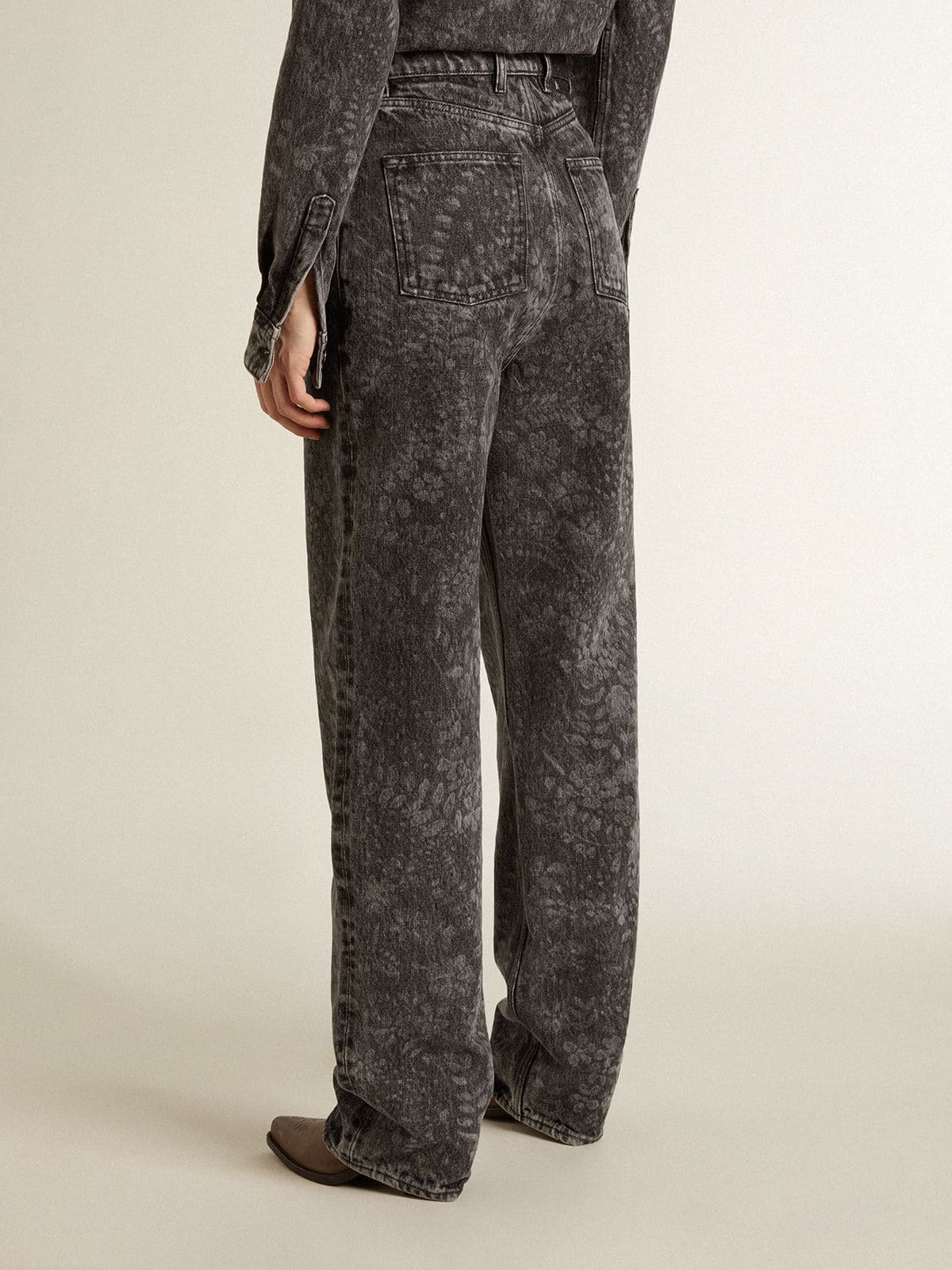 Women's black jeans with a floral motif - 4