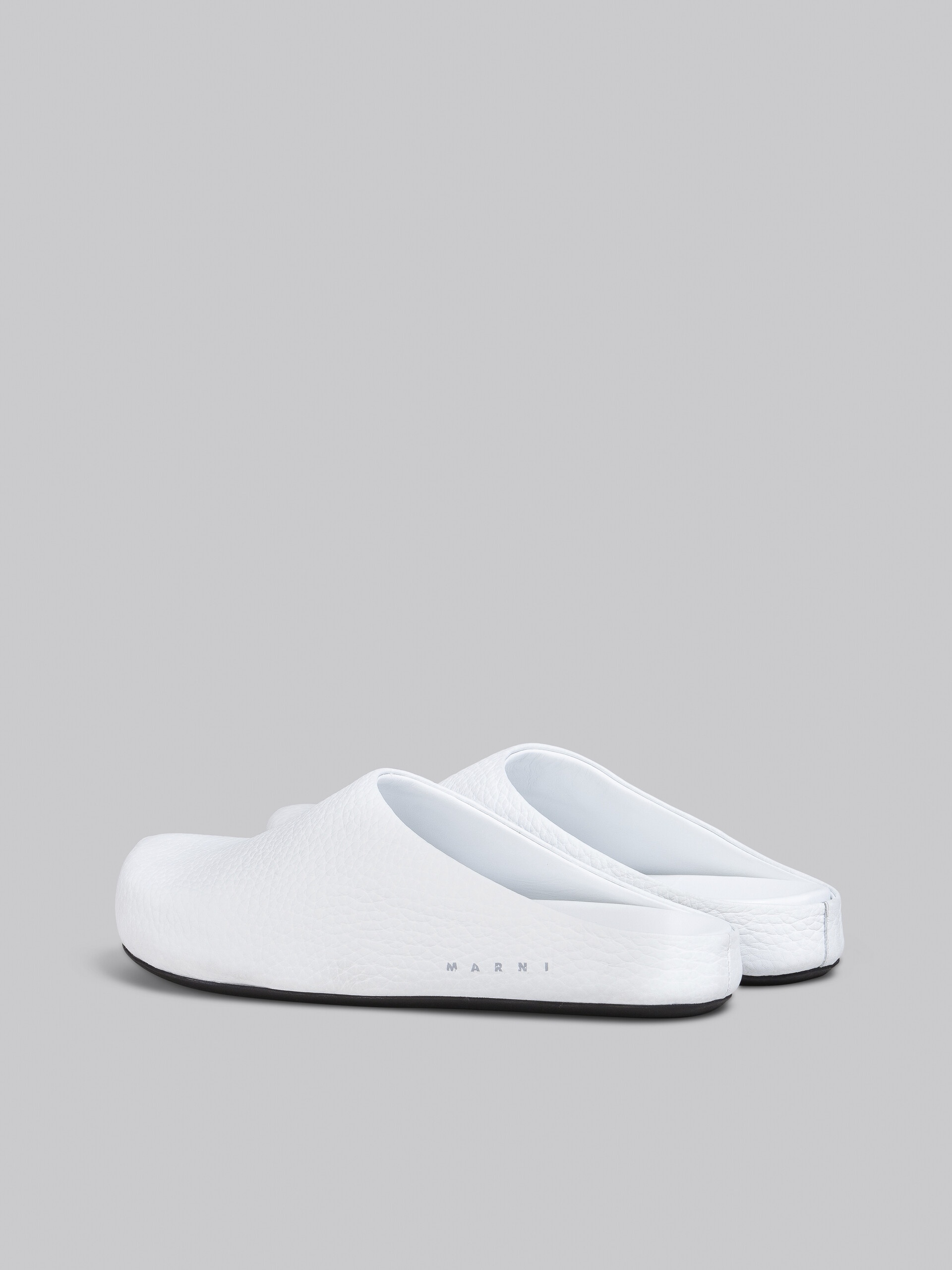 WHITE LEATHER FUSSBETT SABOT - 3