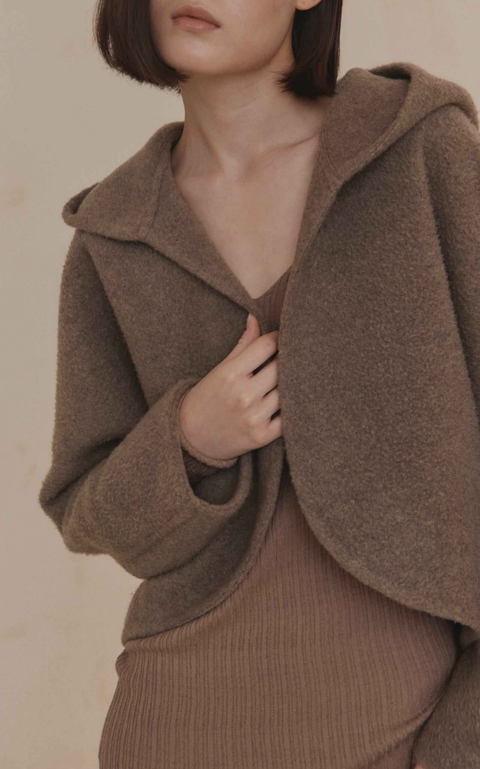 Abrazo Hooded Cropped Cashmere Jacket taupe - 6