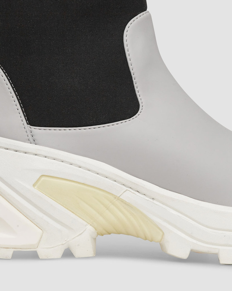 MID BOOT WITH VIBRAM SOLE 8