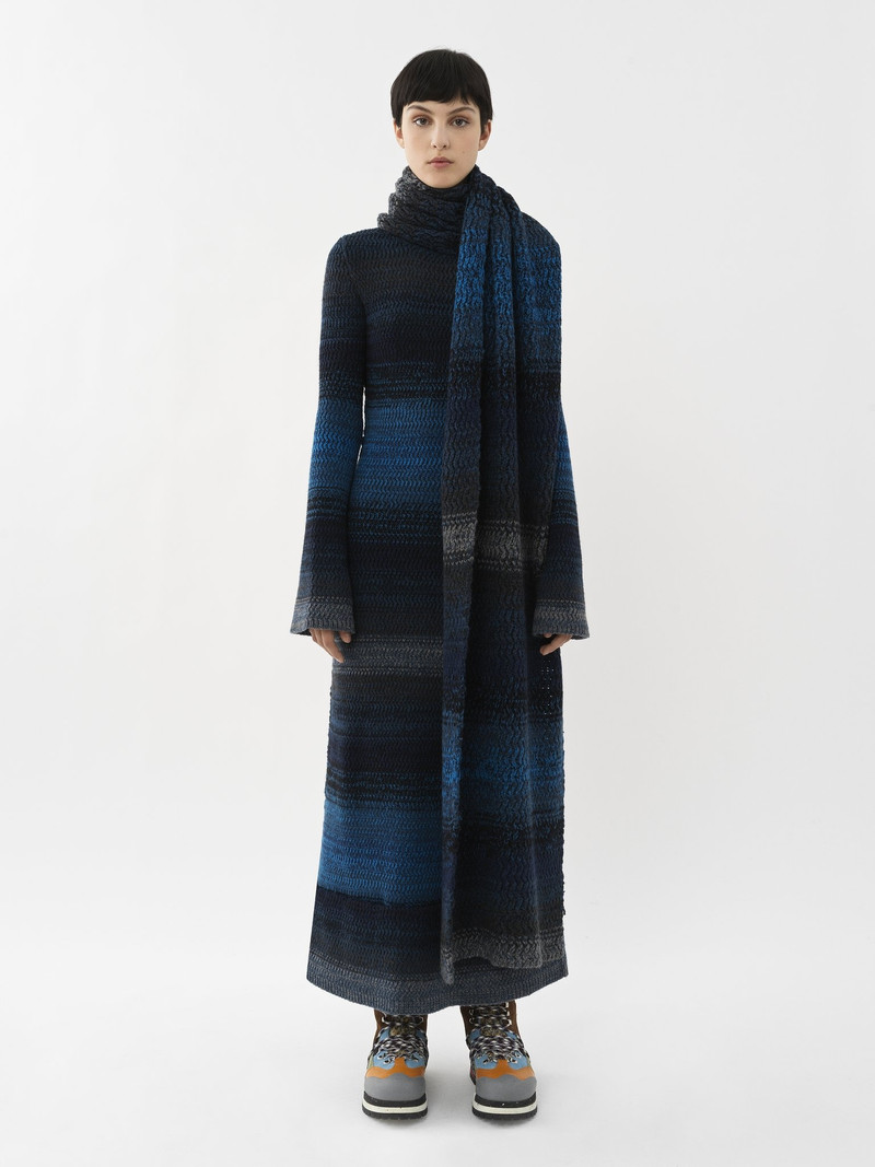 DÉGRADÉ KNITTED SCARF 1