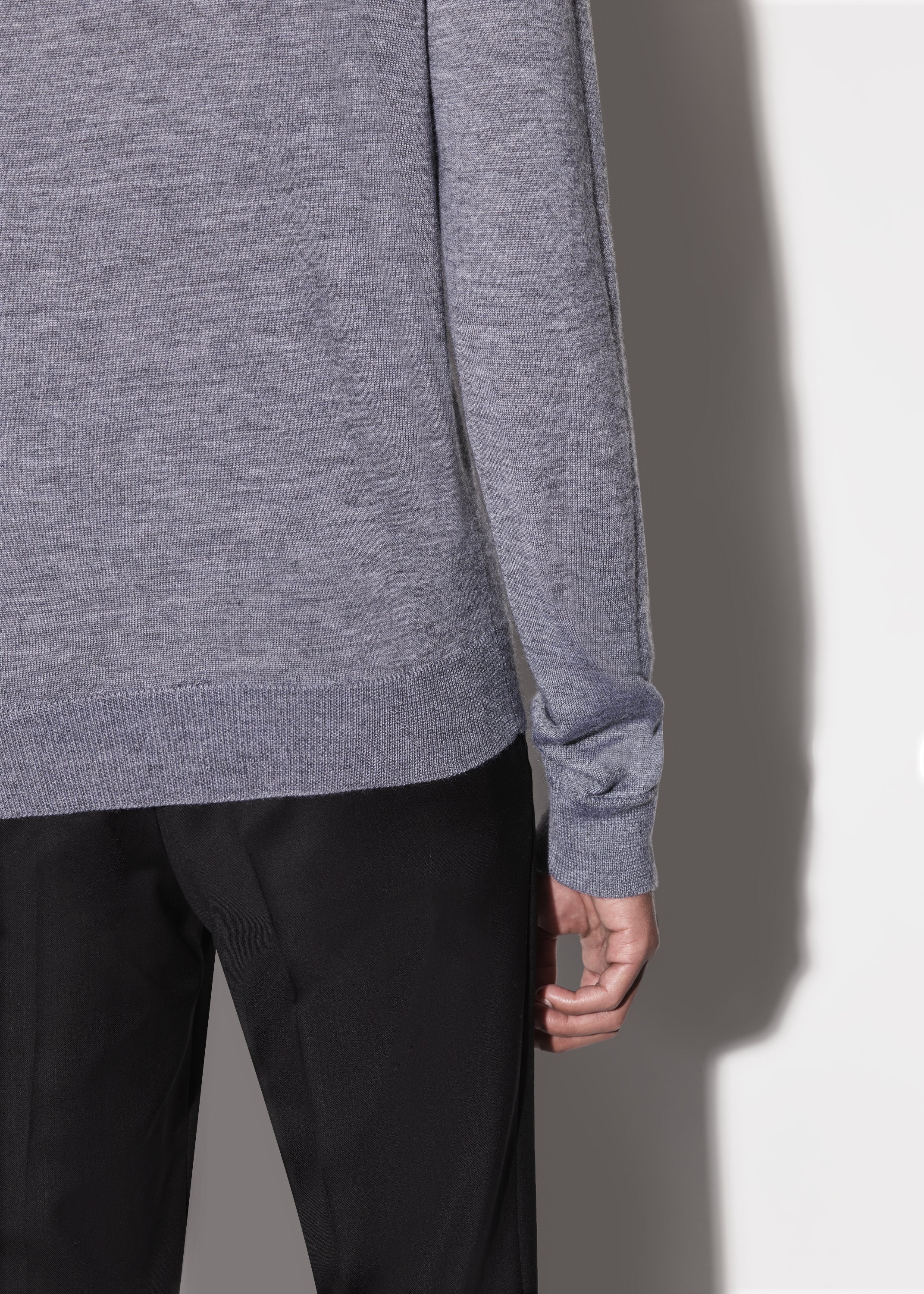 M.A. EMBROIDERED CREW - 8