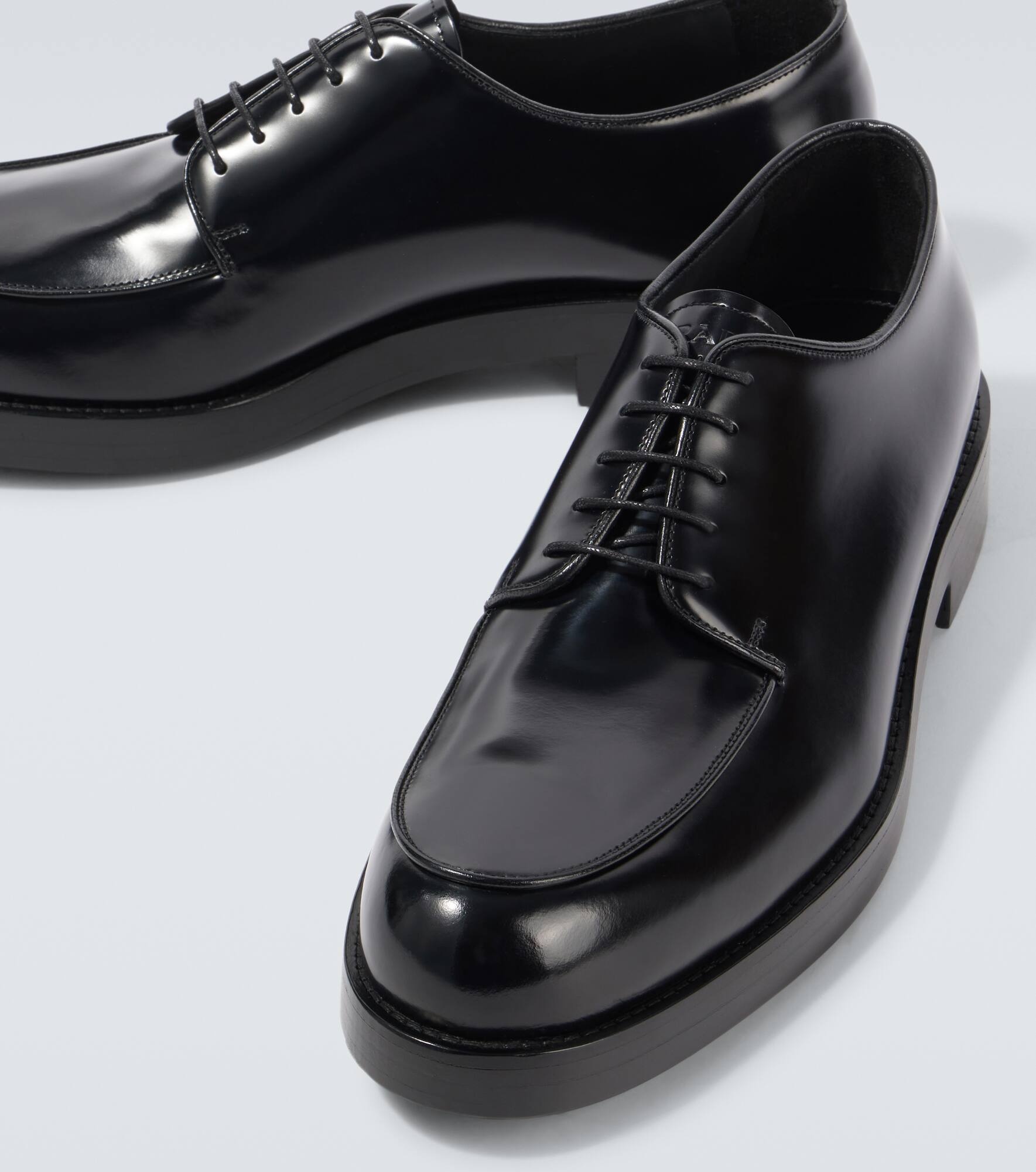 Brushed leather Derby shoes - 3