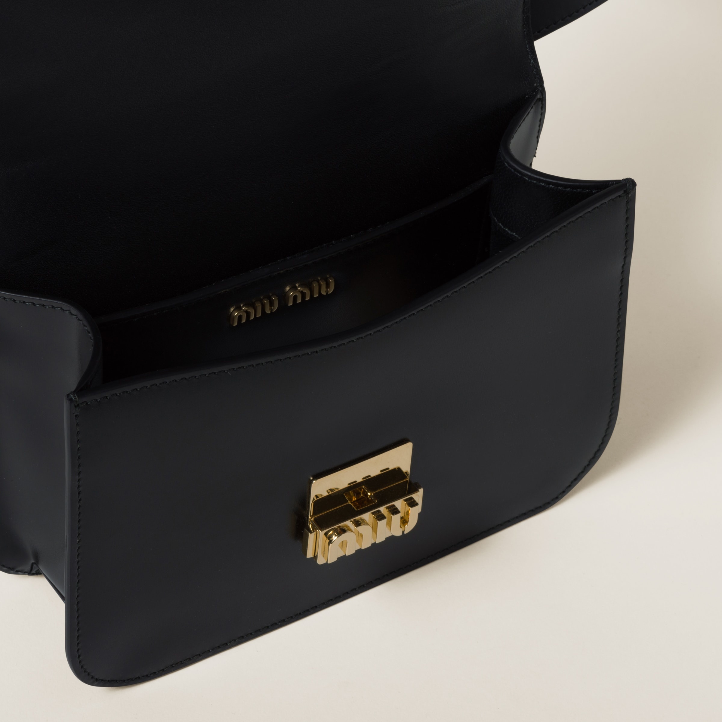 Leather shoulder bag - 5