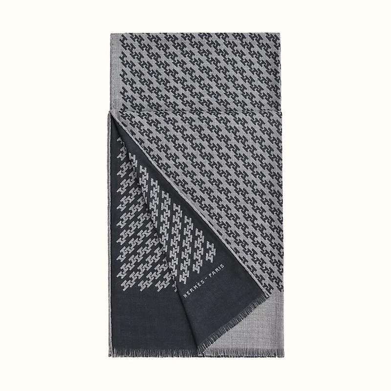 Hermès H Imbriques muffler outlook