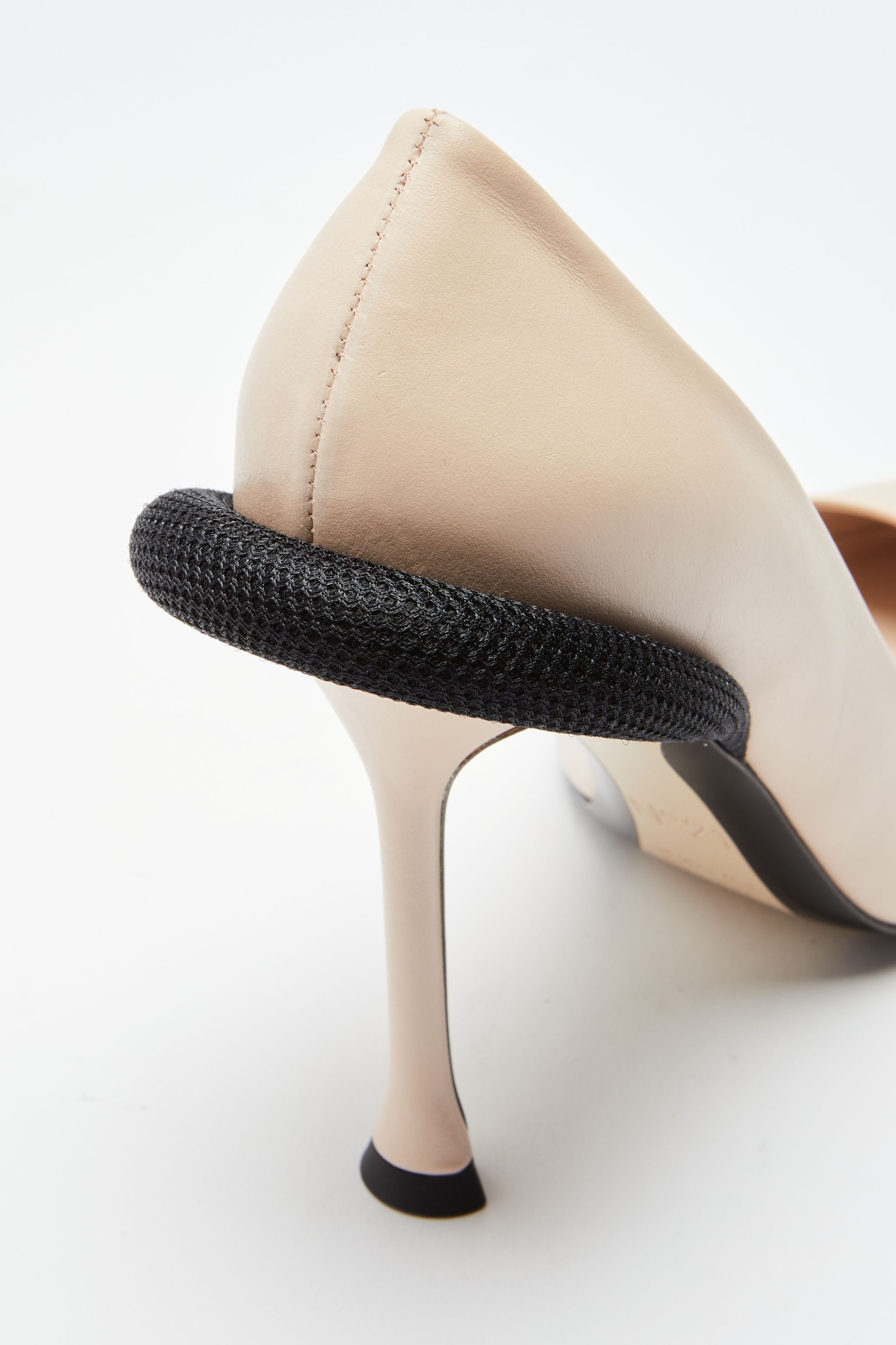 MESH-TRIMMED PUMPS - 5
