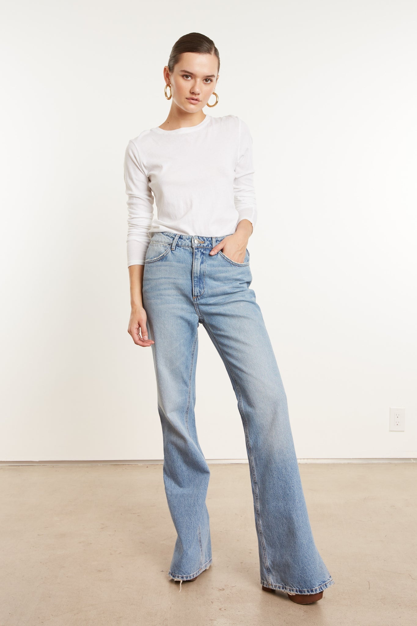 VICTORIA LOOSE STRAIGHT DENIM WITH SLIT - 1