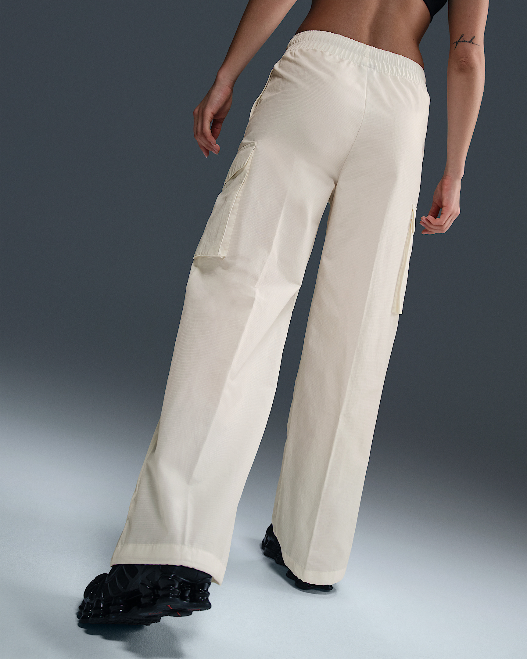 Nike Sportswear Everything Wovens Women's Mid-Rise Cargo Pants - 3