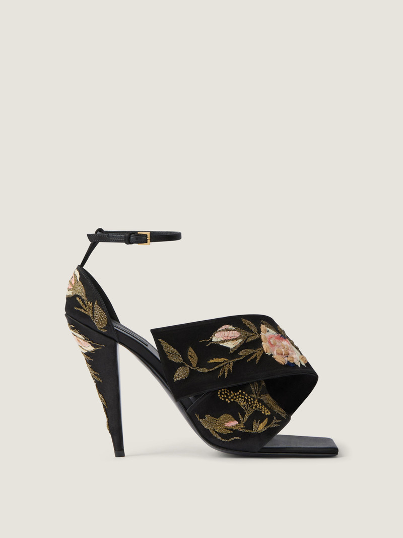 Givenchy SLICED SQUARE HEELED SANDALS WITH FLORAL EMBROIDERIES outlook