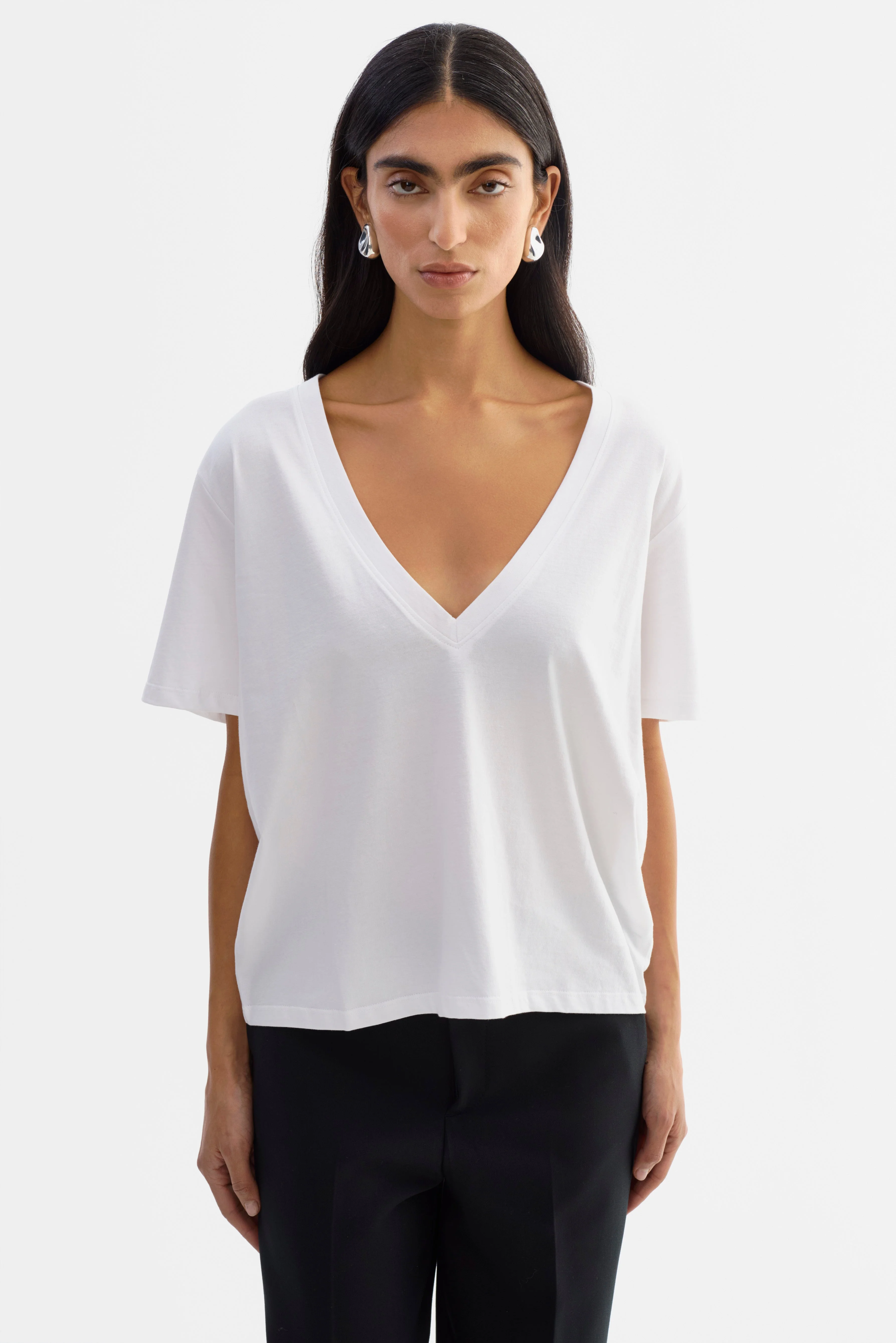 CECILIA | Deep V-neck Tee - 1