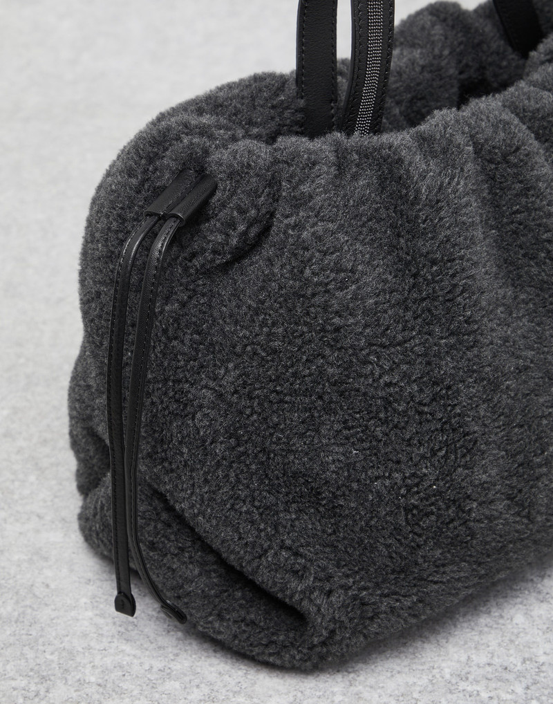 Virgin wool and cashmere fleecy soft shopper bag with shiny handles 3