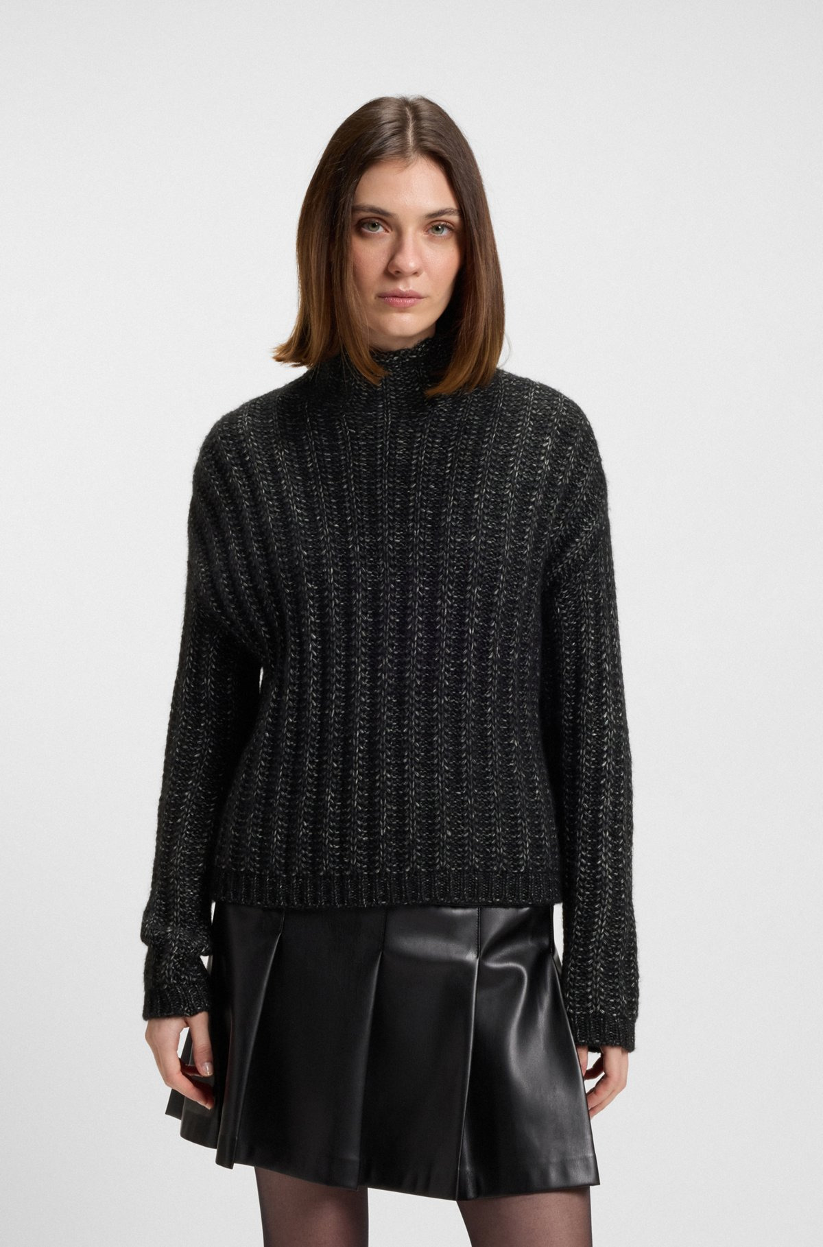 KNITTED SWEATER WITH RIBBED STRUCTURE - 2