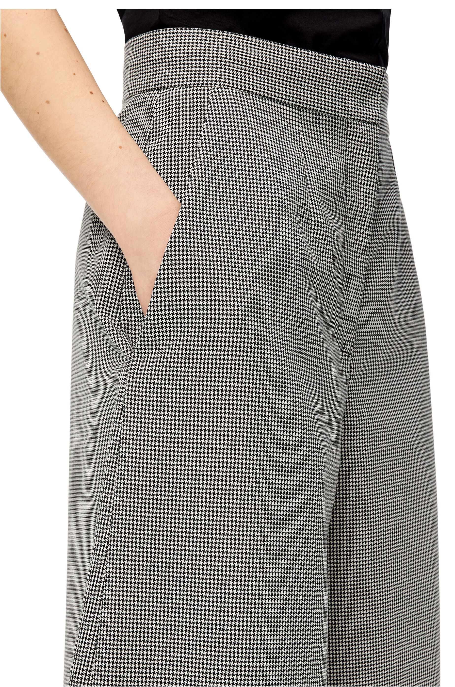 Houndstooth cropped trousers in wool - 5