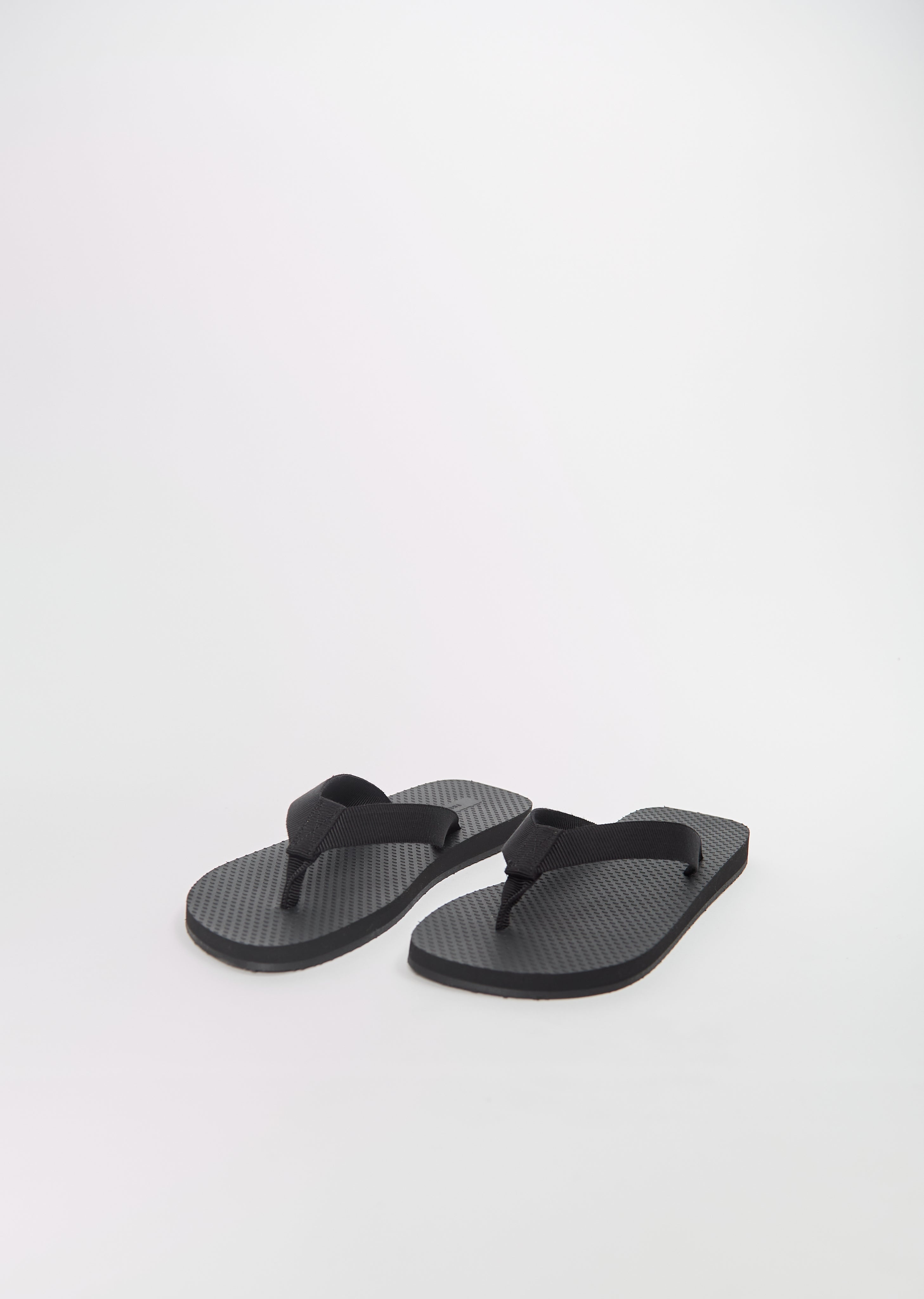 Dune Classic — Black - 2