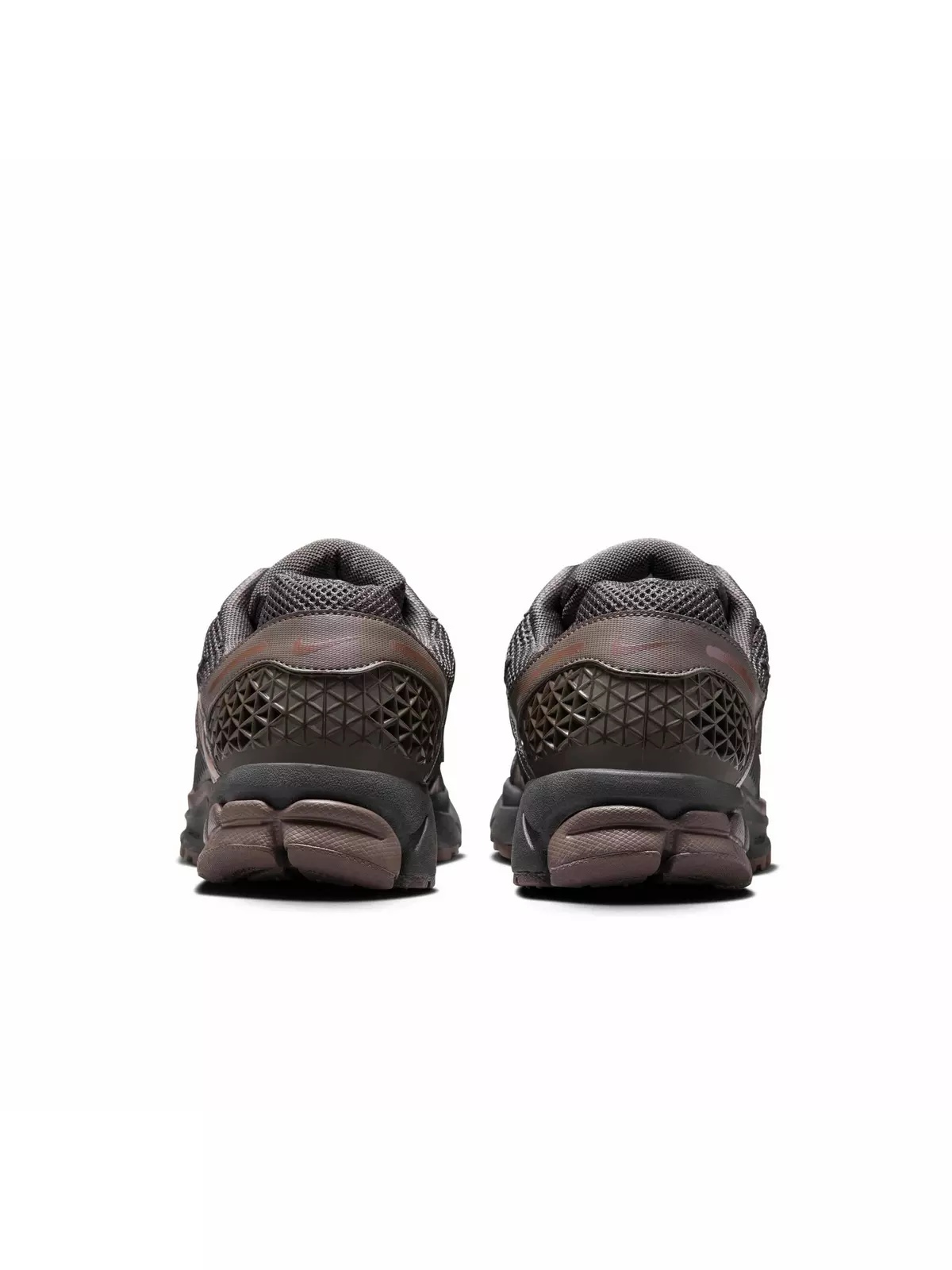 Zoom Vomero 5 "Cave Stone/Multi-Color/Medium Ash/Metallic Silver" Men's Shoe - 5