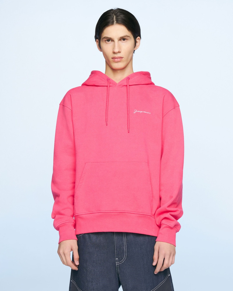 Le sweatshirt brodé 4